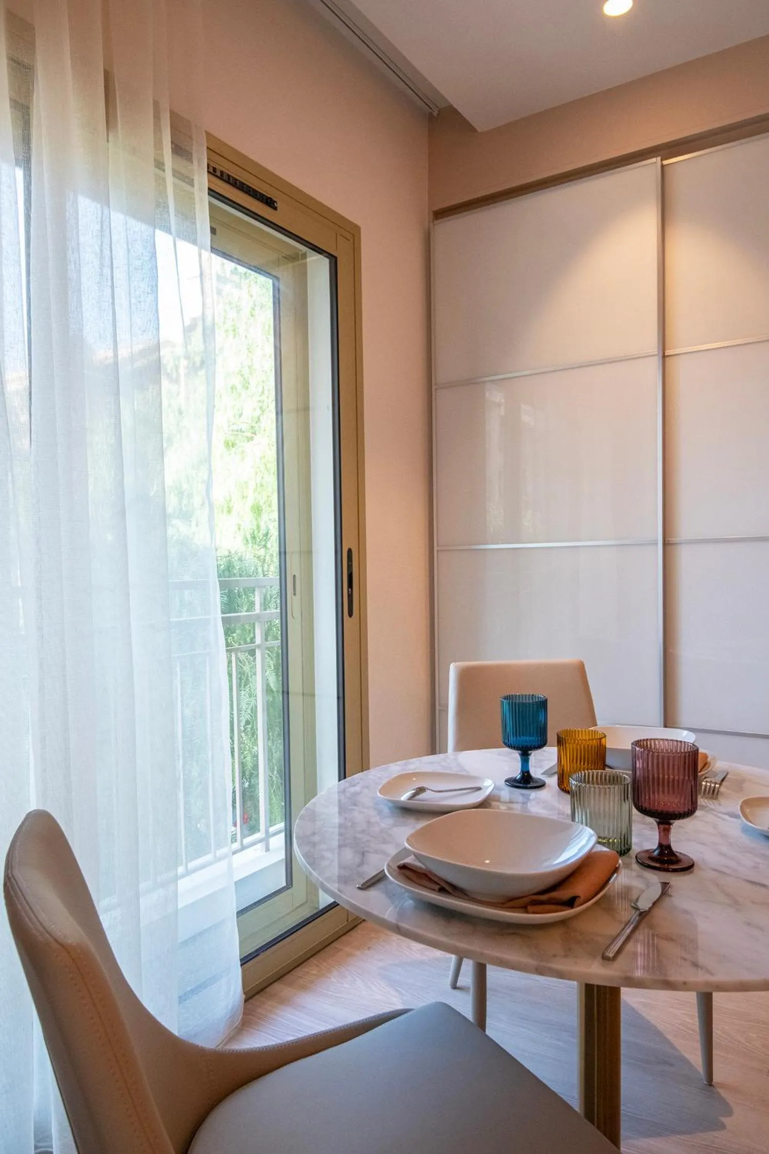 Dining area in Résidence Hôtelière Chambord au coeur de Menton - entièrement rénovée