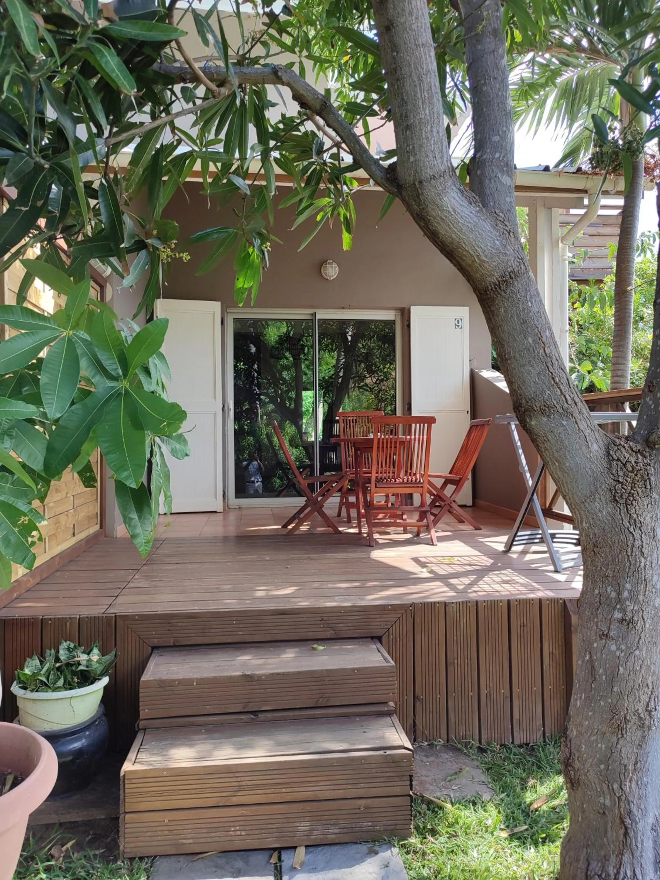 MARINA , 2mn à PIEDS PLAGE BOUCAN CANOT