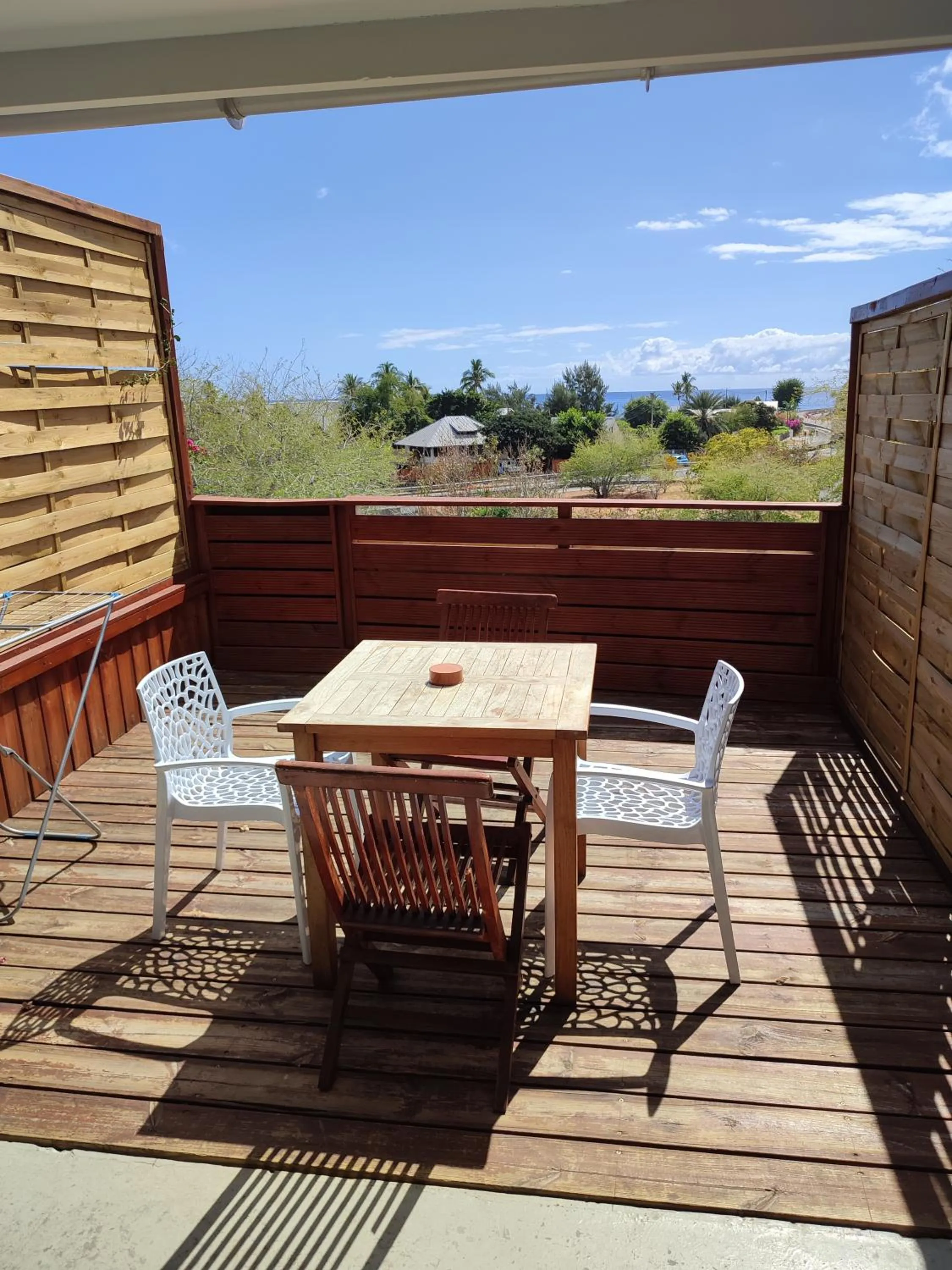 MARINA , 2mn à PIEDS PLAGE BOUCAN CANOT