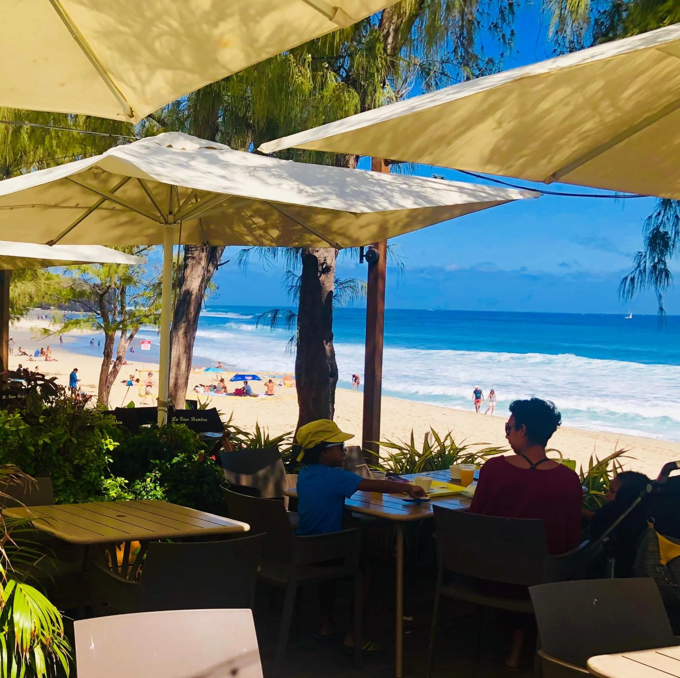 MARINA , 2mn à PIEDS PLAGE BOUCAN CANOT