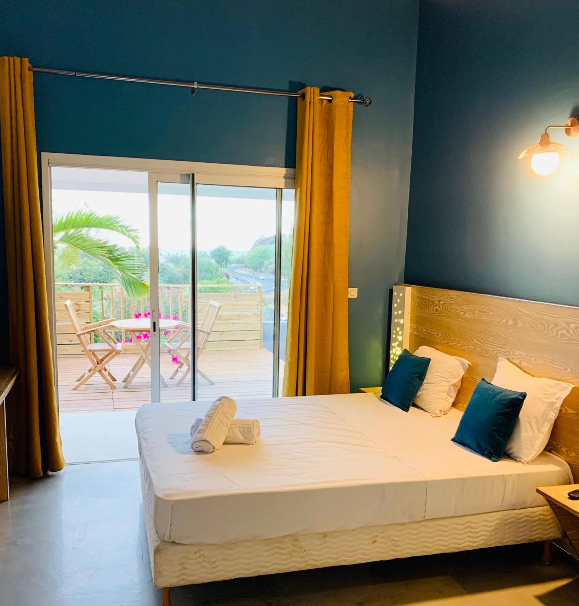 MARINA , 2mn à PIEDS PLAGE BOUCAN CANOT