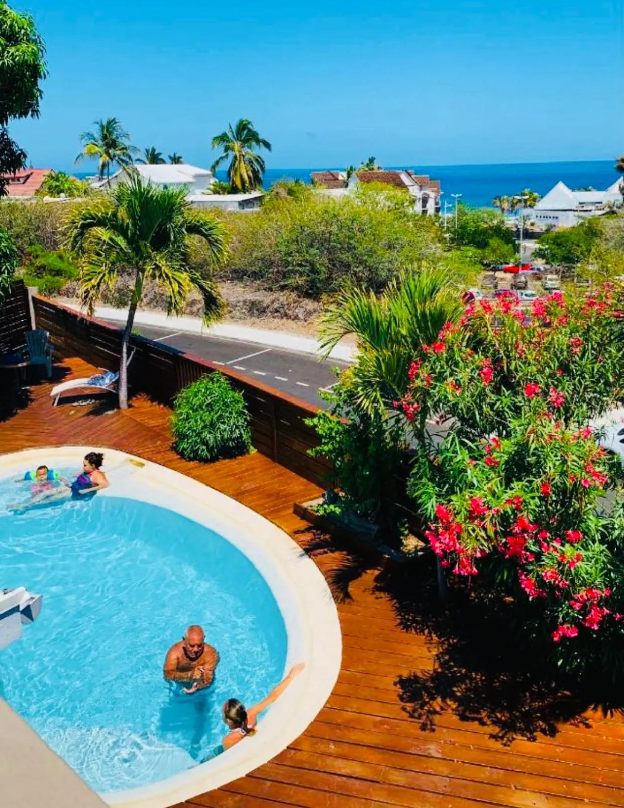 MARINA , 2mn à PIEDS PLAGE BOUCAN CANOT