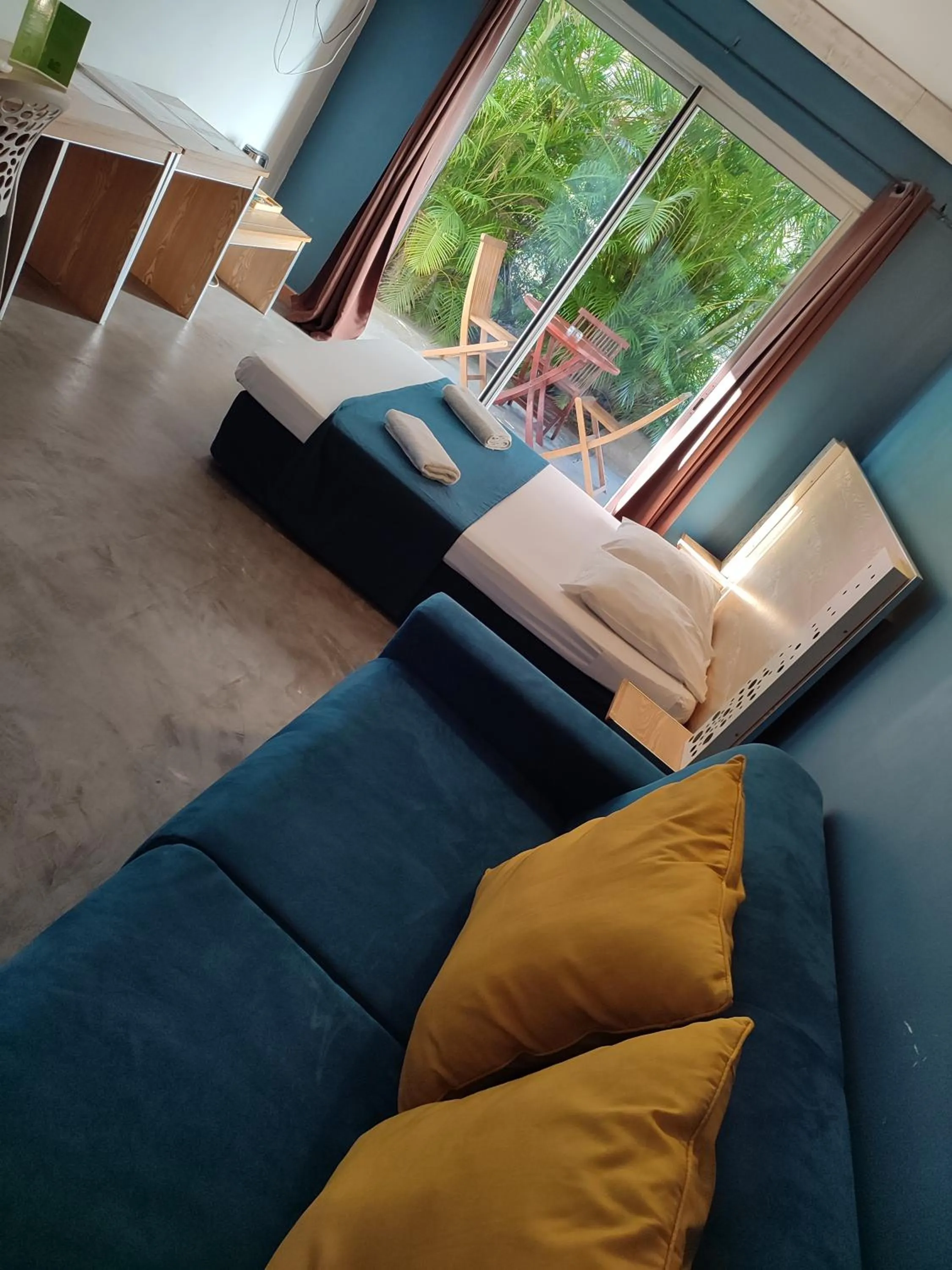 MARINA , 2mn à PIEDS PLAGE BOUCAN CANOT