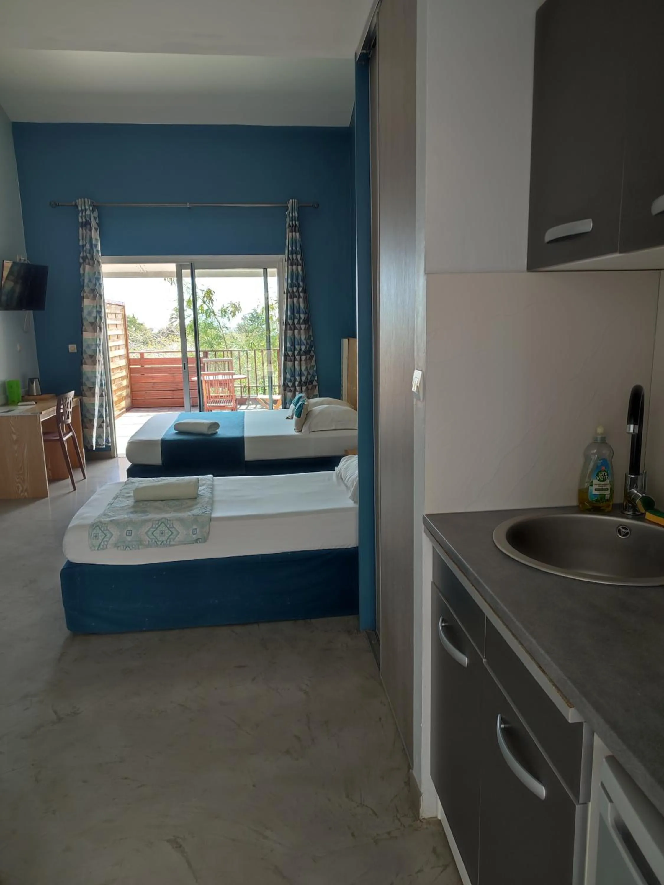 MARINA , 2mn à PIEDS PLAGE BOUCAN CANOT