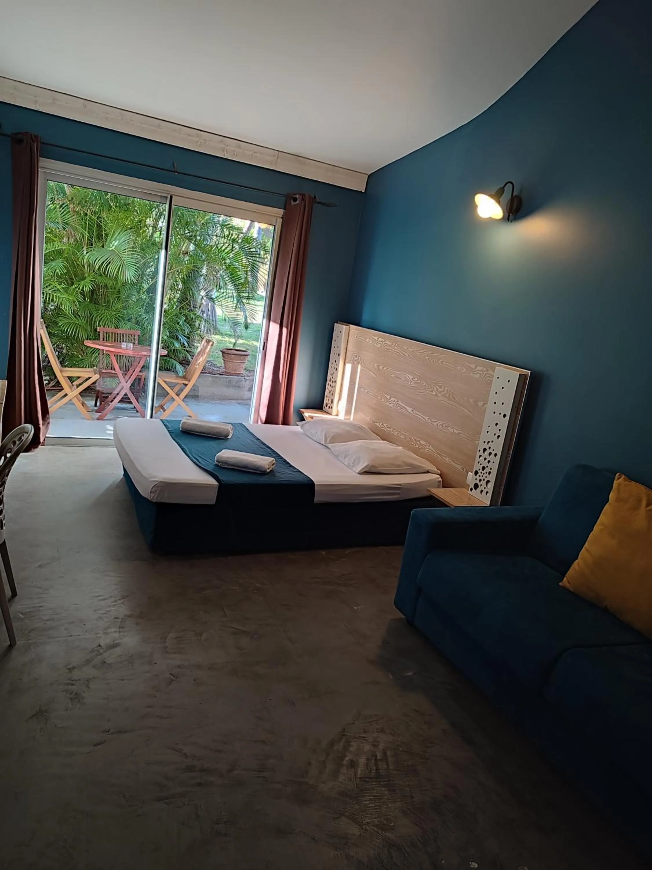 MARINA , 2mn à PIEDS PLAGE BOUCAN CANOT