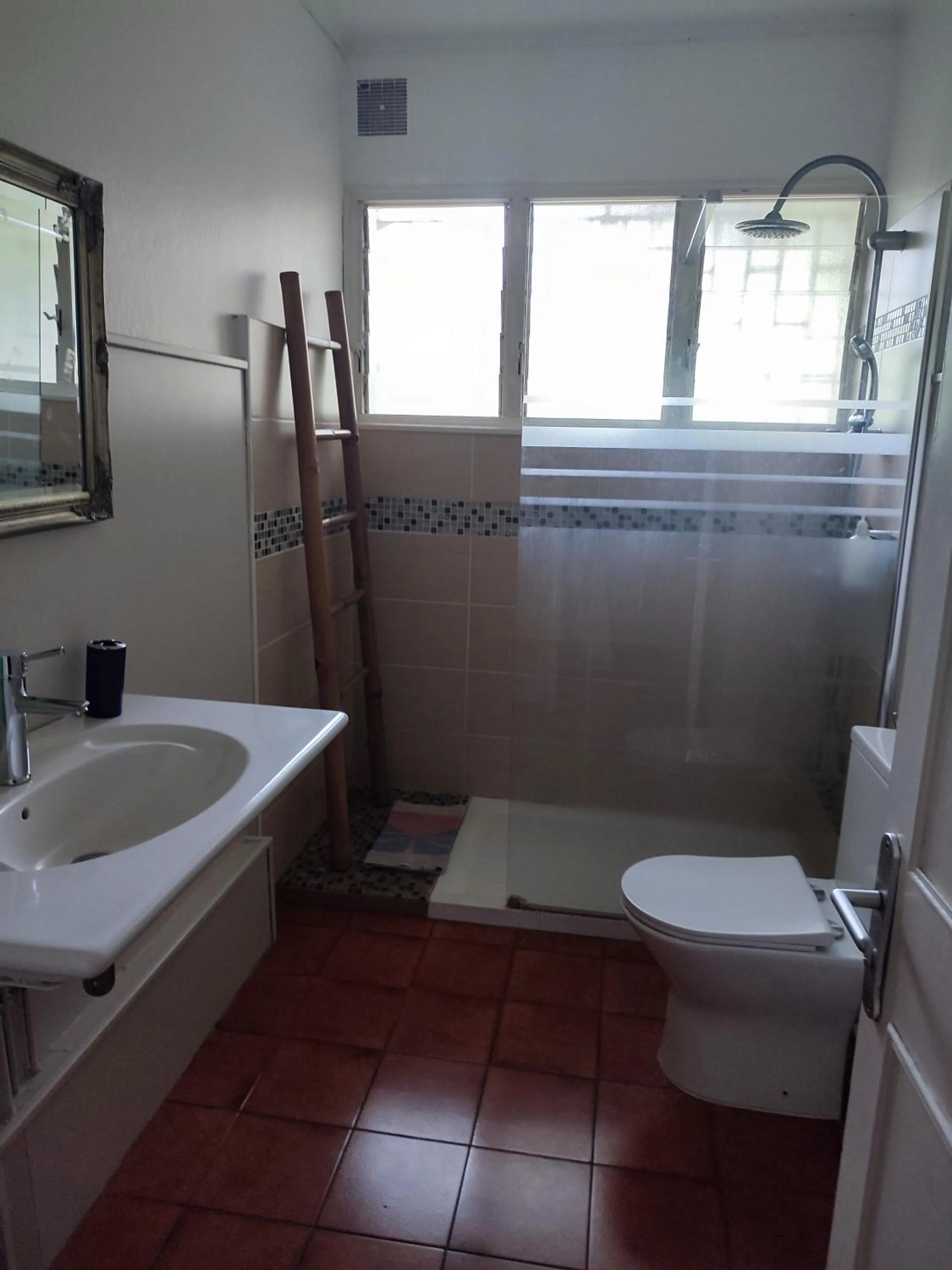 MARINA , 2mn à PIEDS PLAGE BOUCAN CANOT