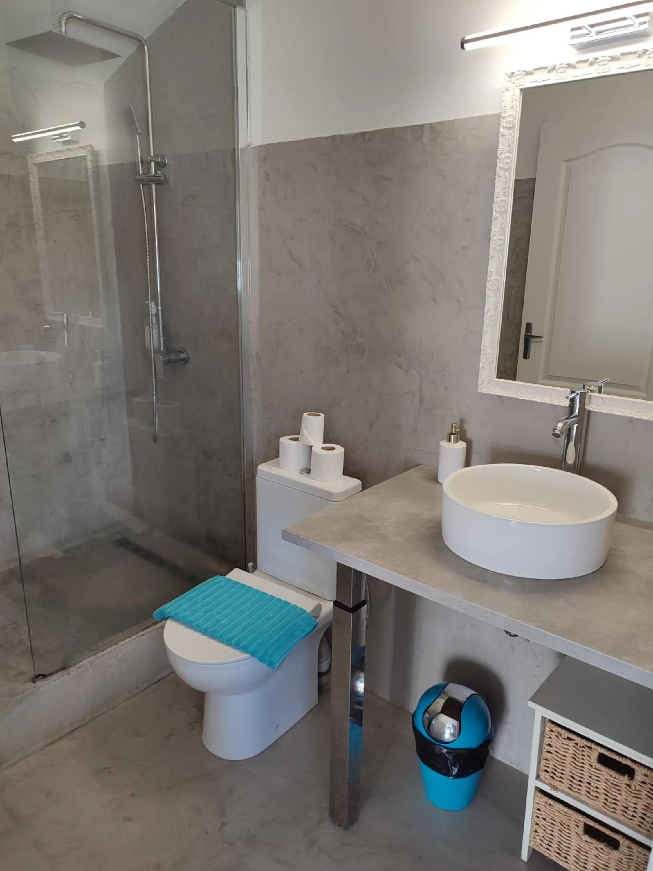 MARINA , 2mn à PIEDS PLAGE BOUCAN CANOT