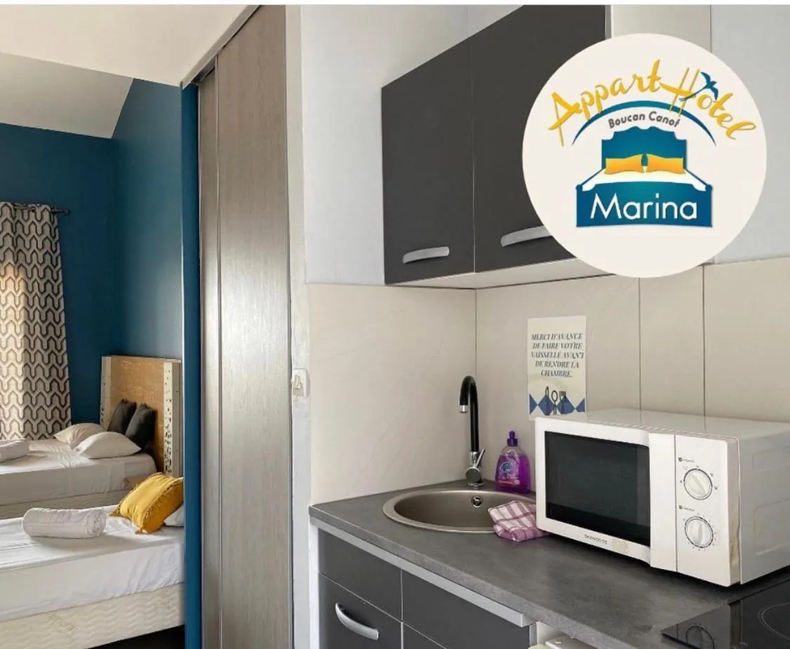 MARINA , 2mn à PIEDS PLAGE BOUCAN CANOT