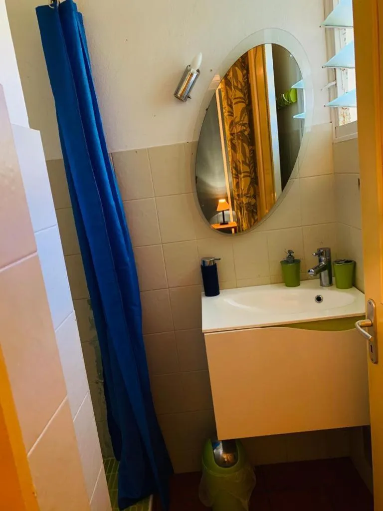 MARINA , 2mn à PIEDS PLAGE BOUCAN CANOT