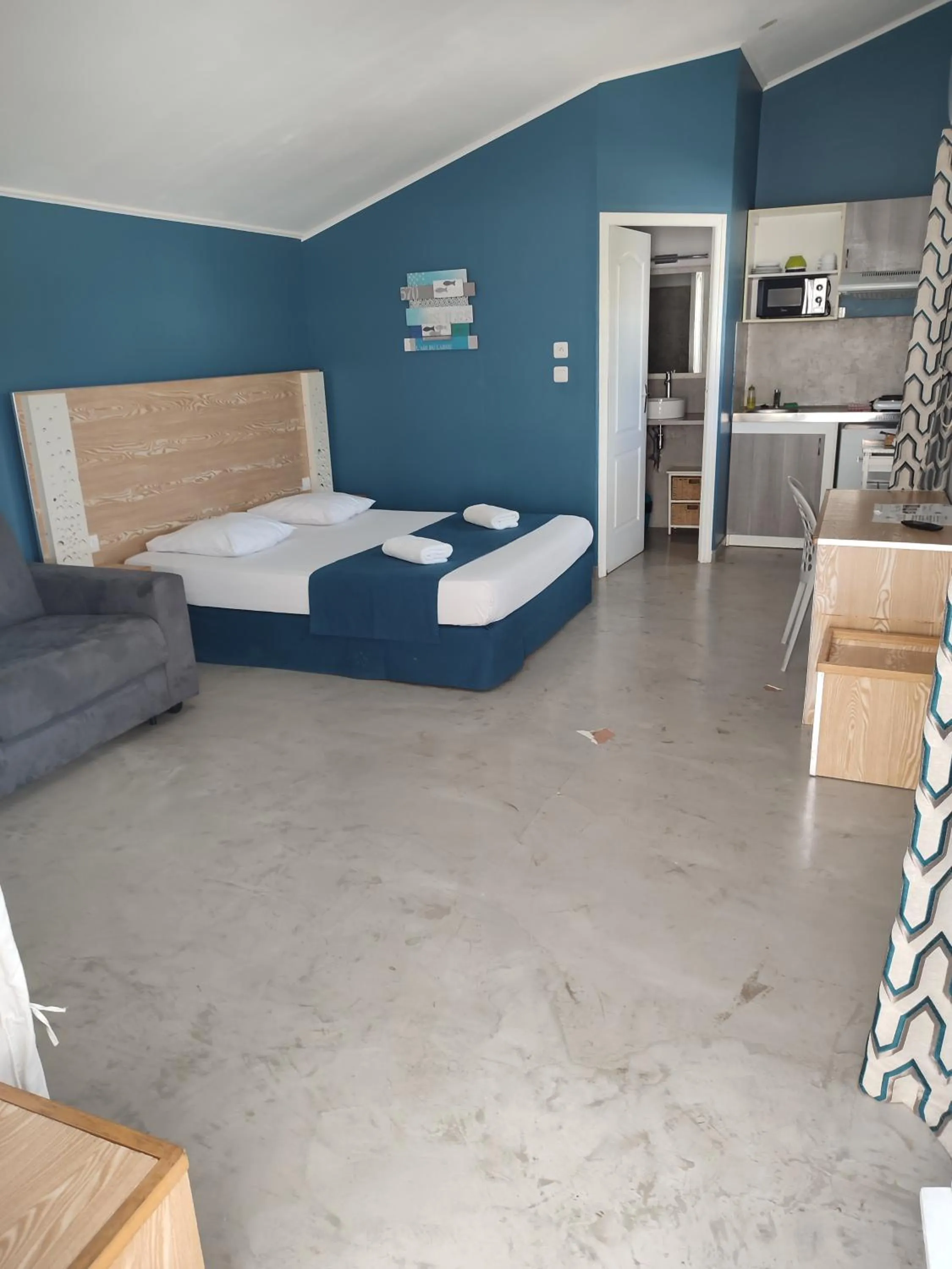 MARINA , 2mn à PIEDS PLAGE BOUCAN CANOT