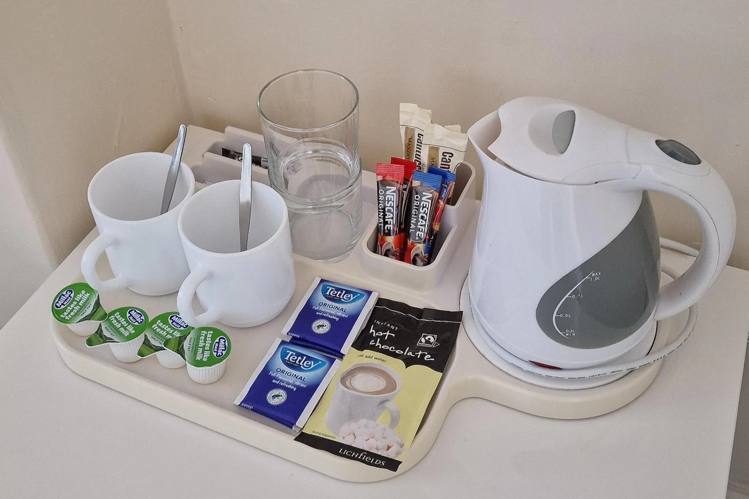 Kitchen or kitchenette in The George Hotel