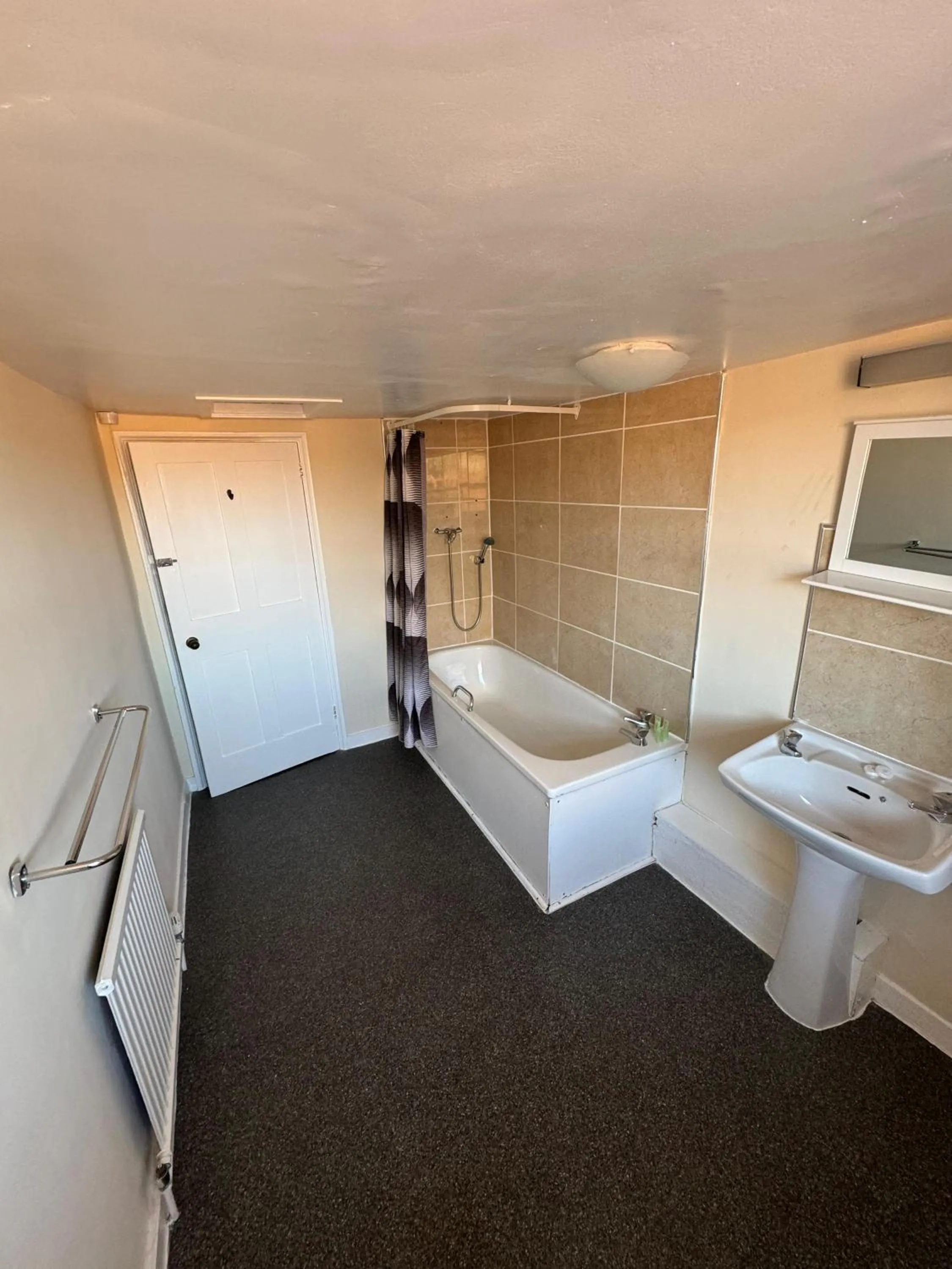 Bathroom in The George Hotel