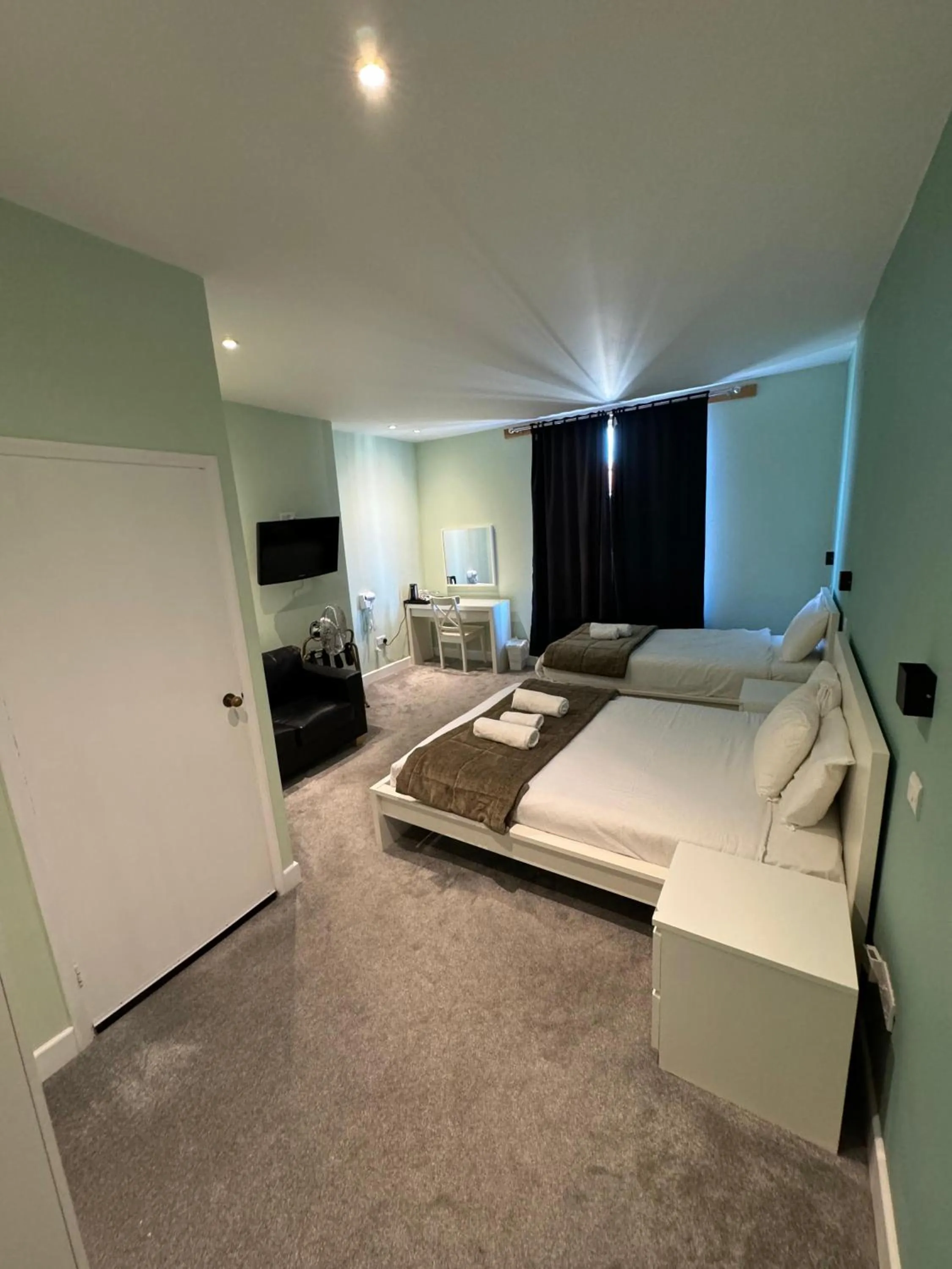 Bedroom, Bed in The George Hotel