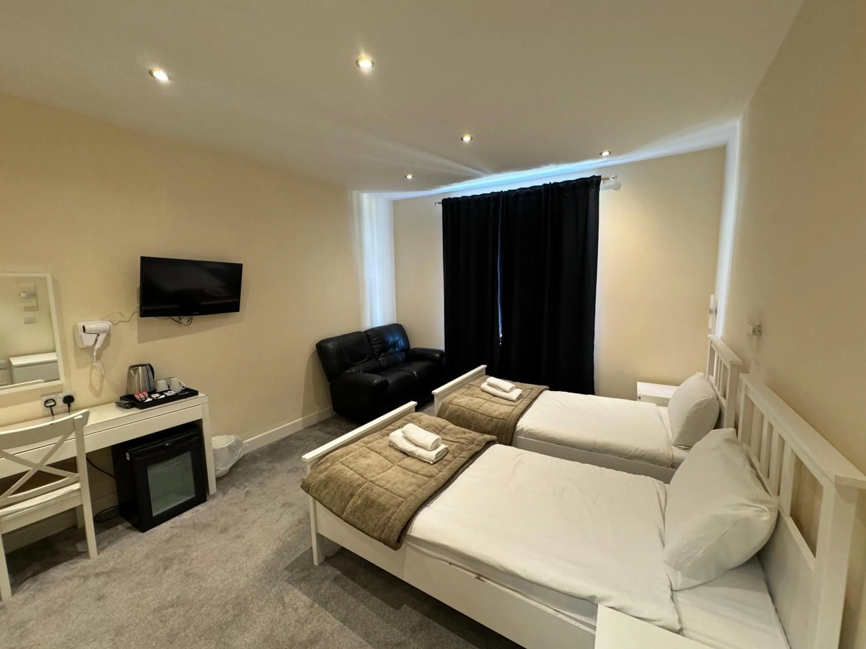 Bedroom, Bed in The George Hotel