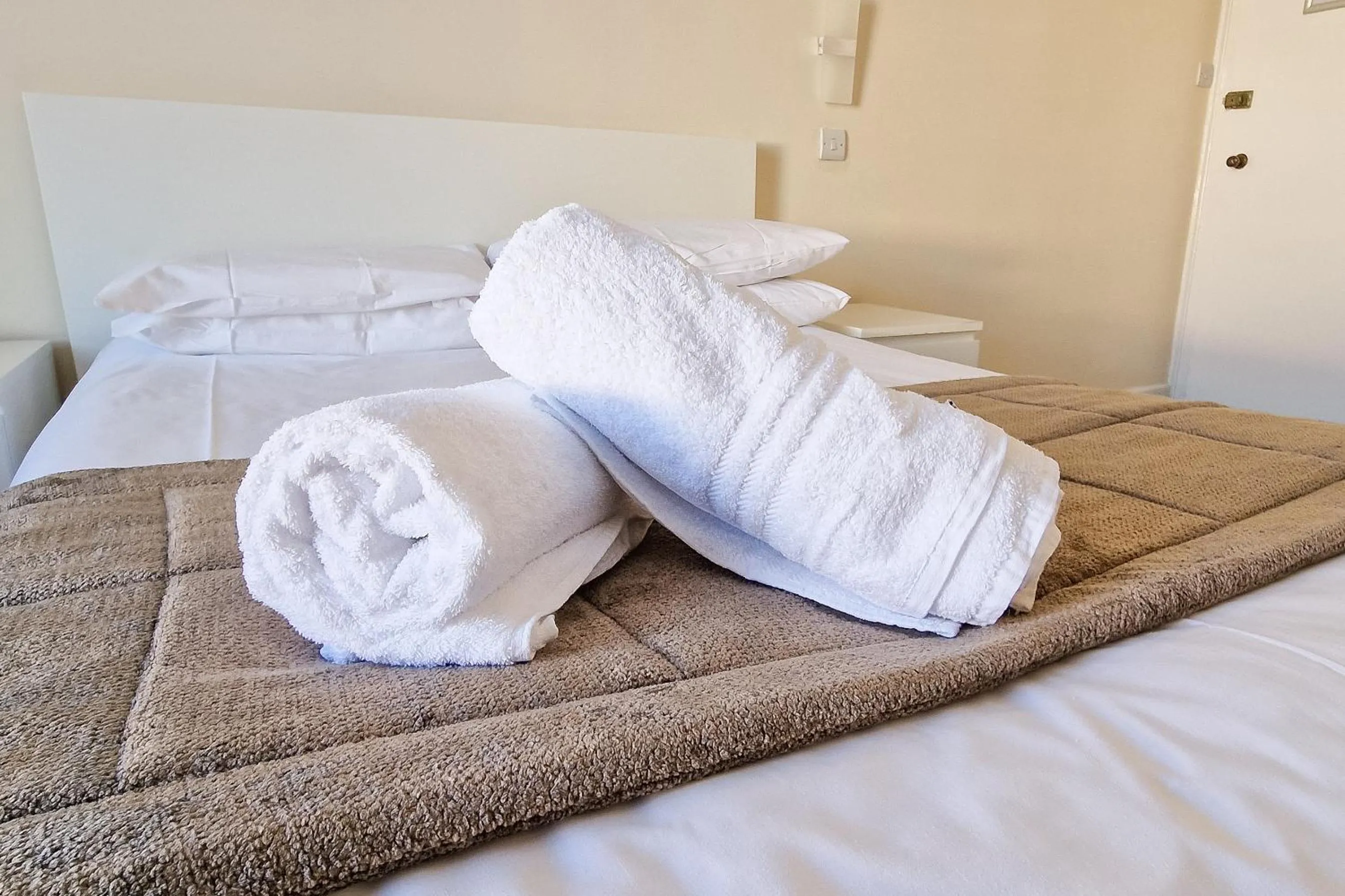 Bedroom, Bed in The George Hotel