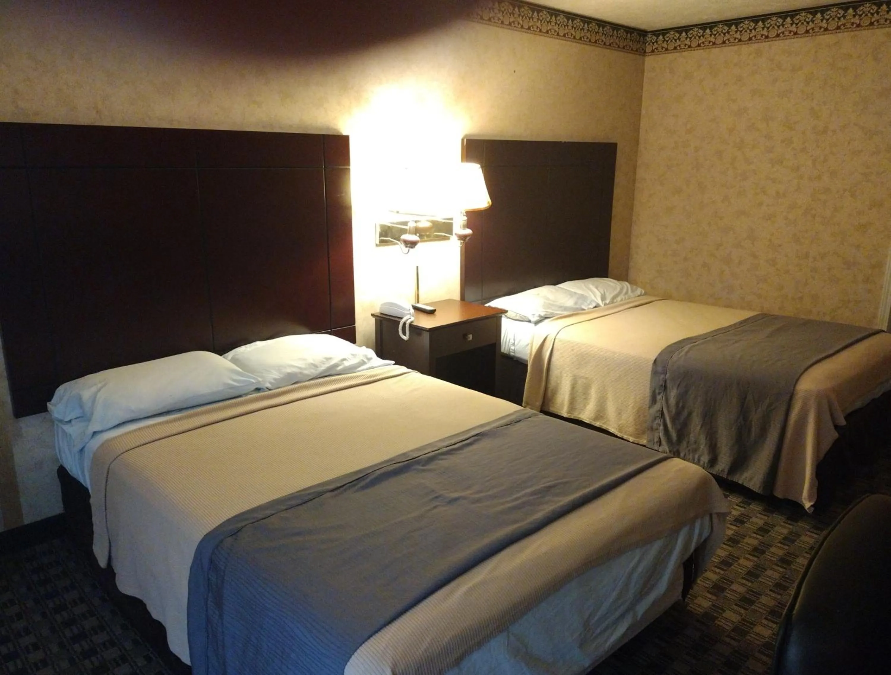 Bed in Stonebrook Inn