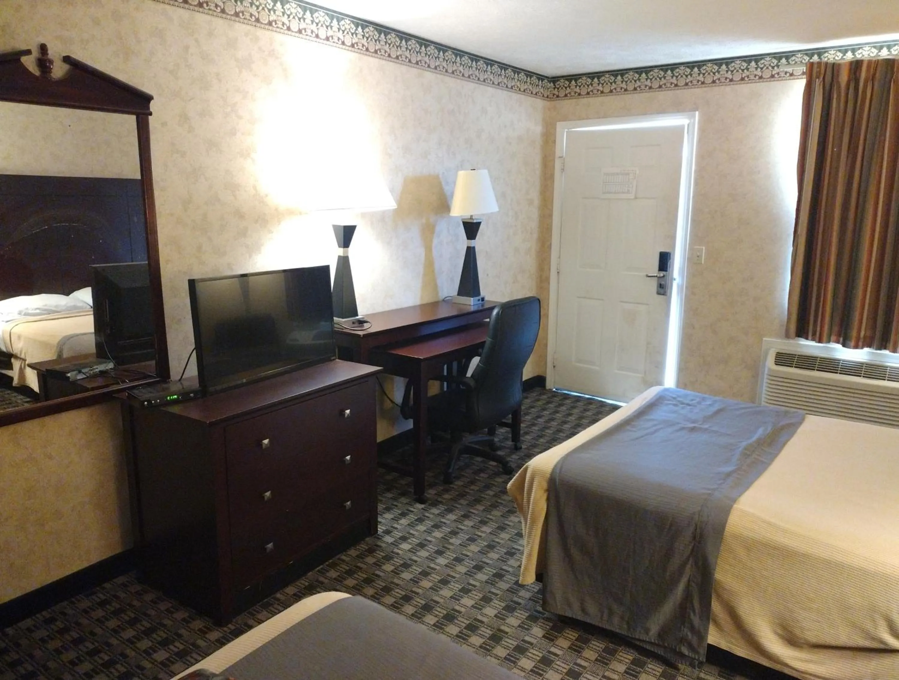 Bed in Stonebrook Inn