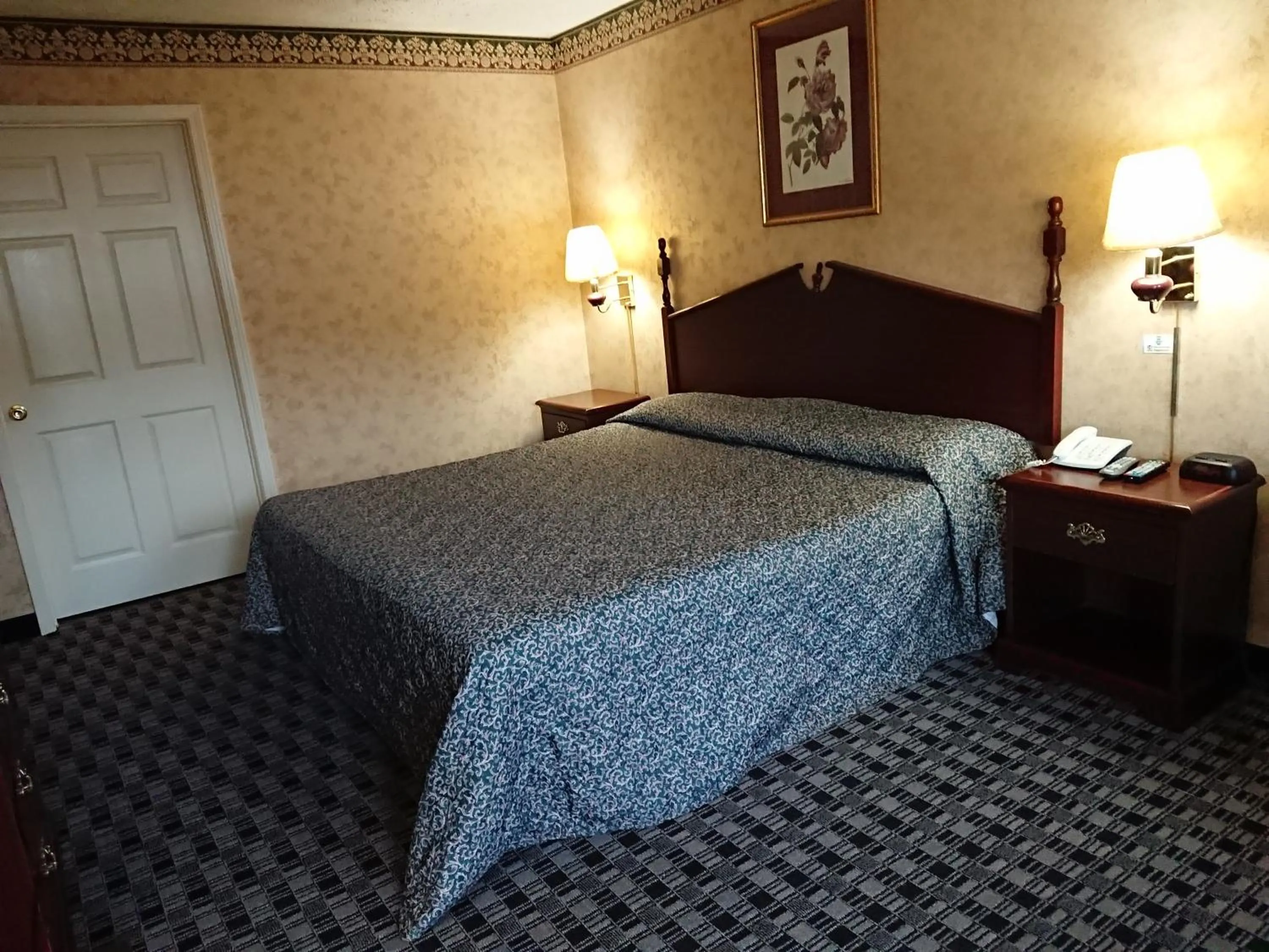 Bed in Stonebrook Inn