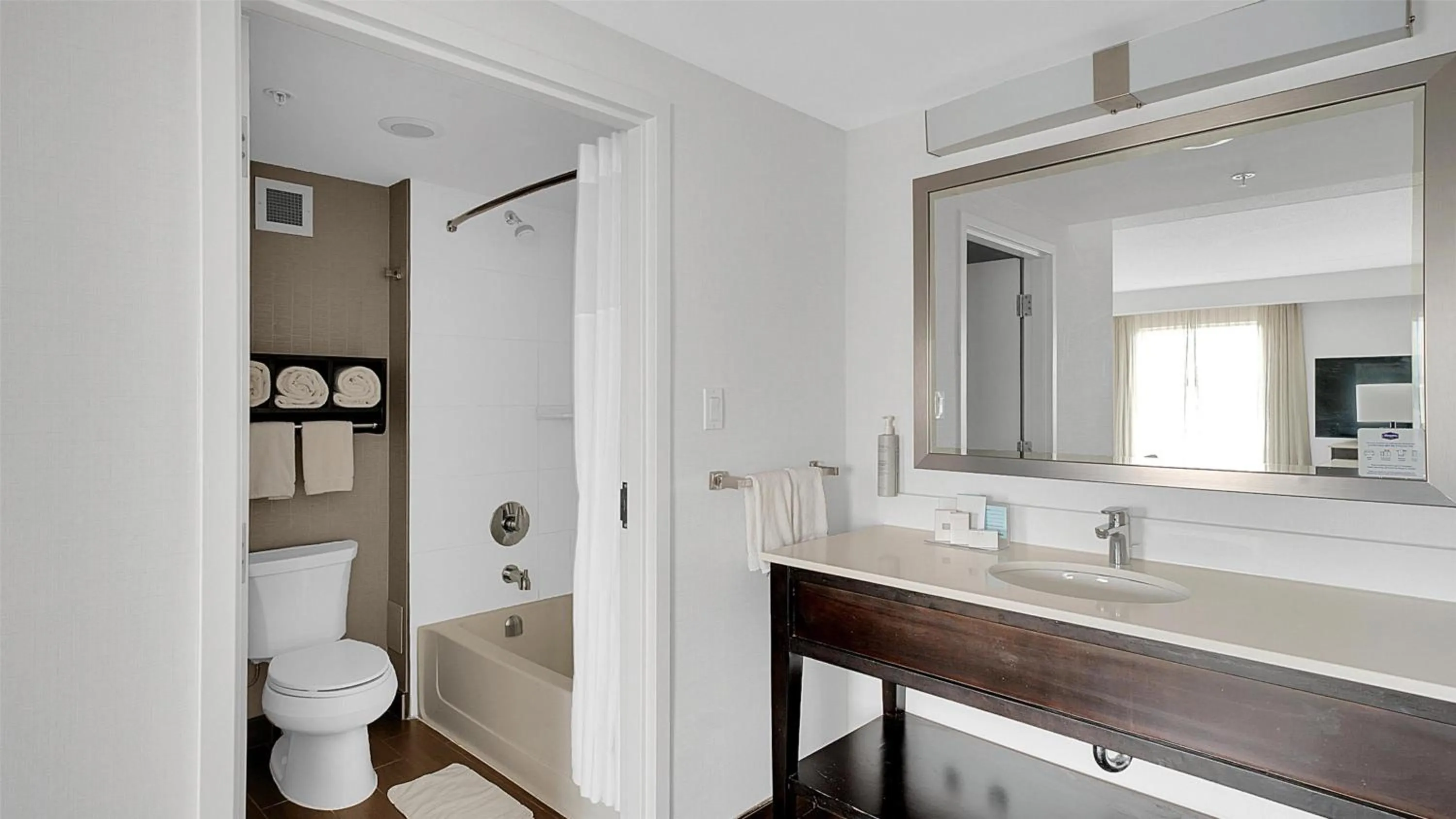 Bathroom in Hampton Inn & Suites by Hilton Toronto Markham