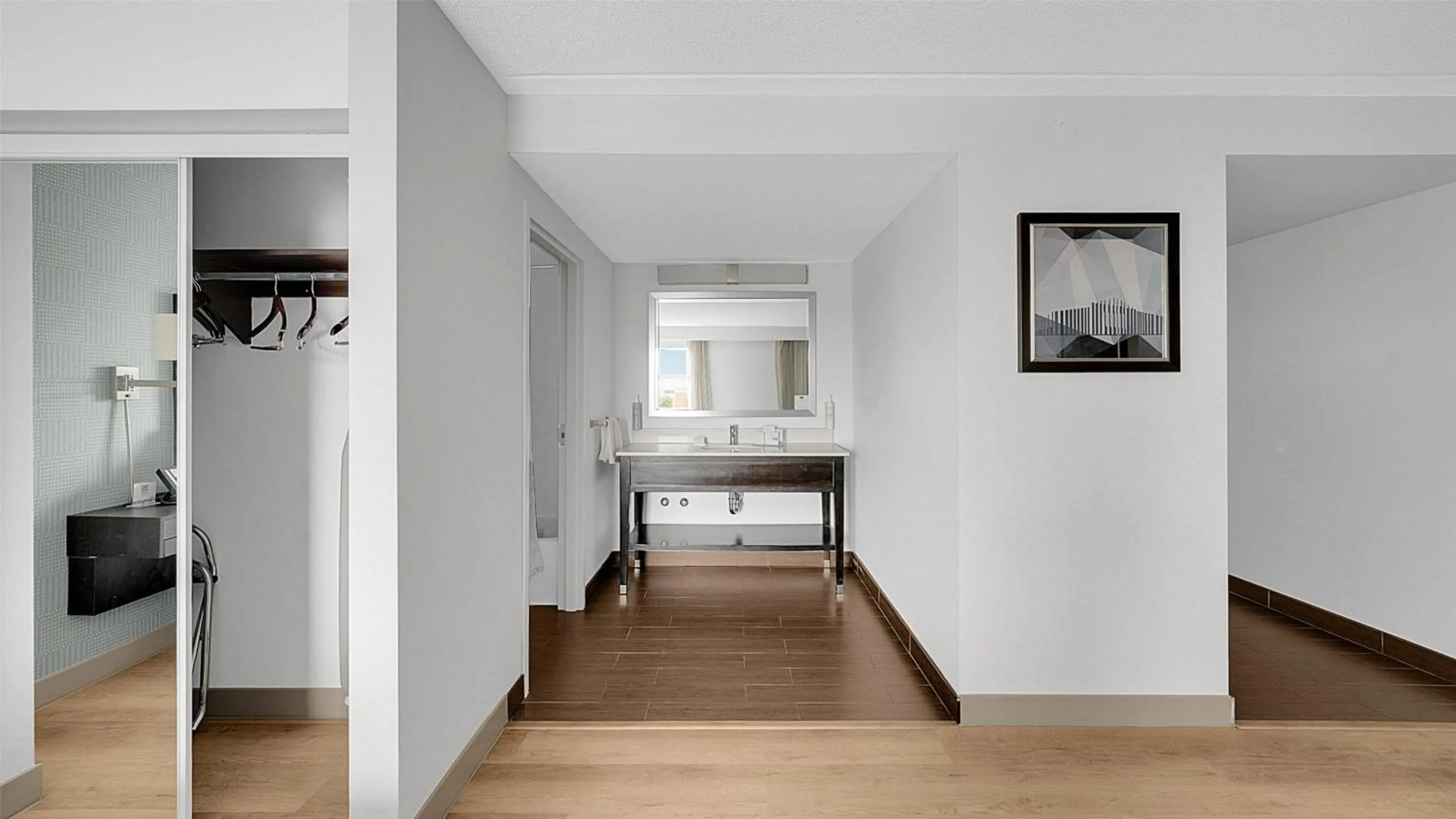 Photo of the whole room in Hampton Inn & Suites by Hilton Toronto Markham