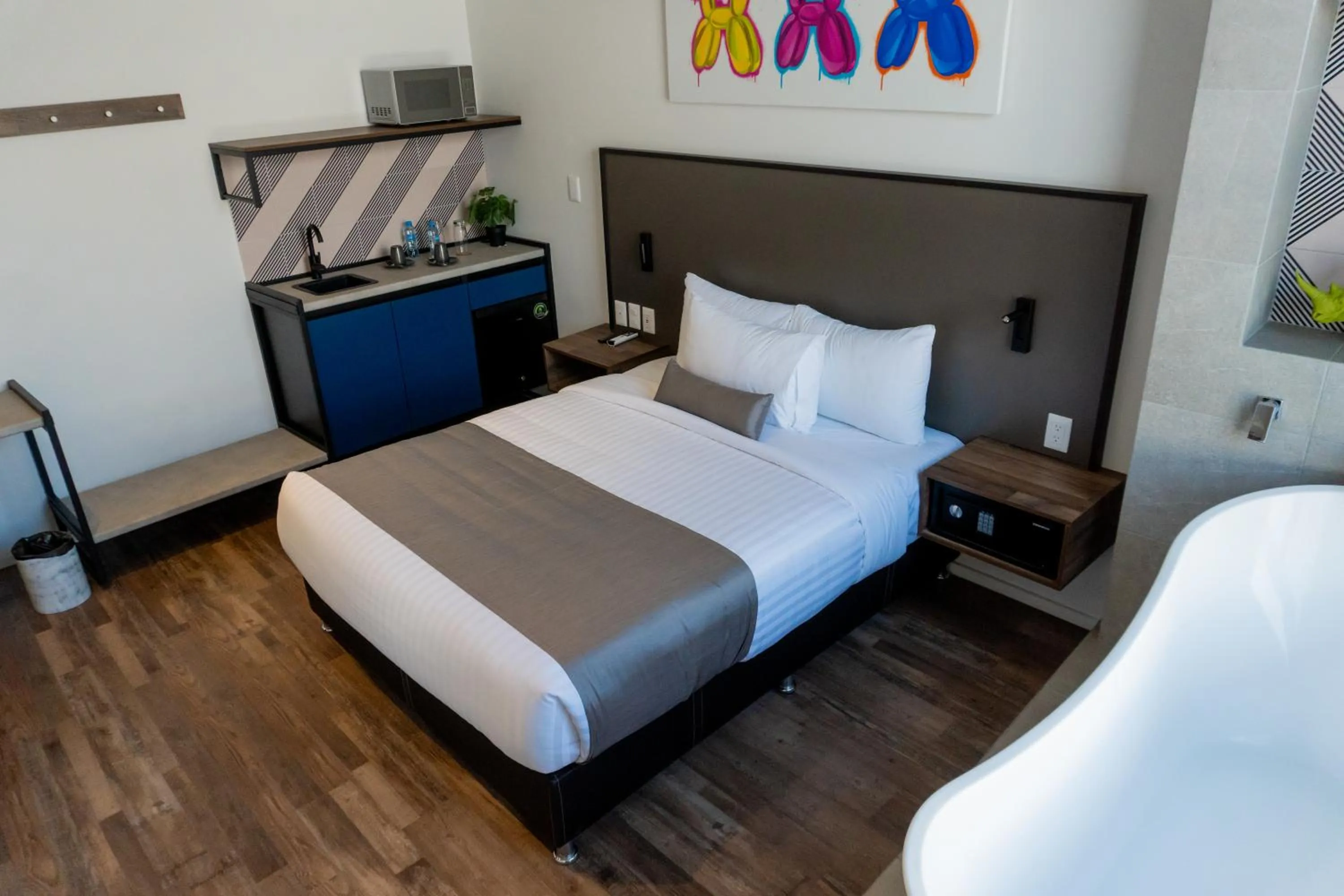 Photo of the whole room, Bed in ALT URBANA