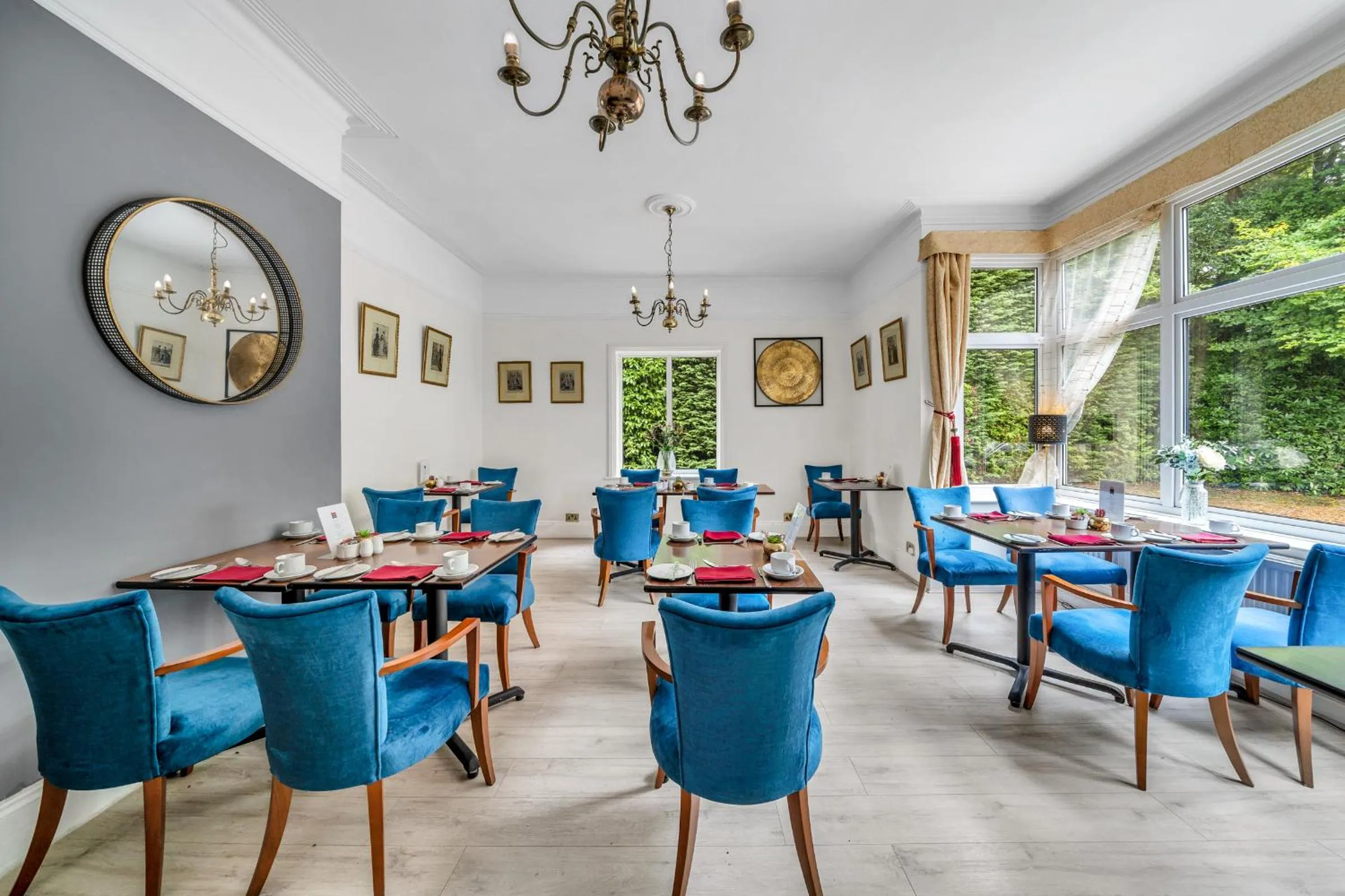 Restaurant/places to eat in Dial House Hotel