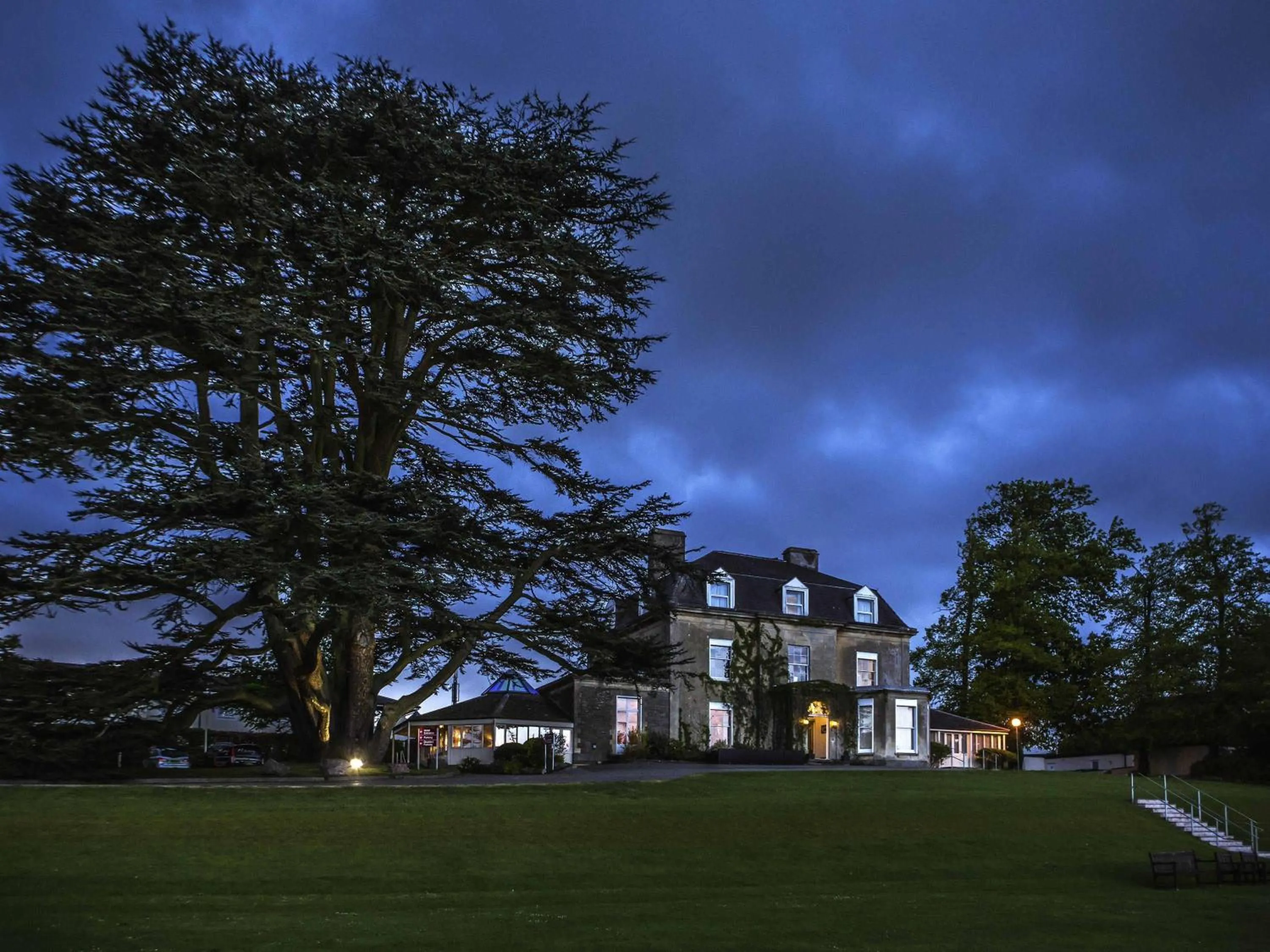Property building in Mercure Bristol North The Grange Hotel