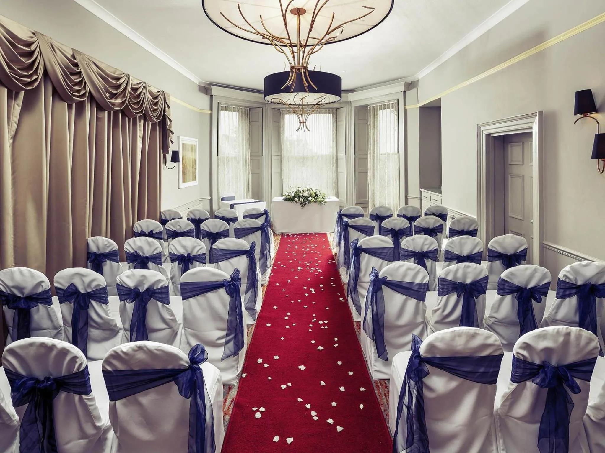 wedding in Mercure Bristol North The Grange Hotel