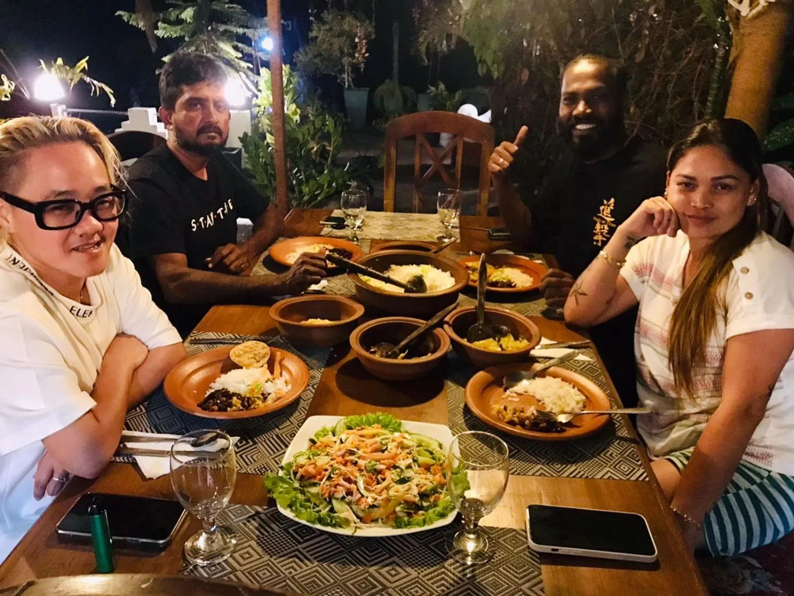 Restaurant/places to eat in Belmond Ella