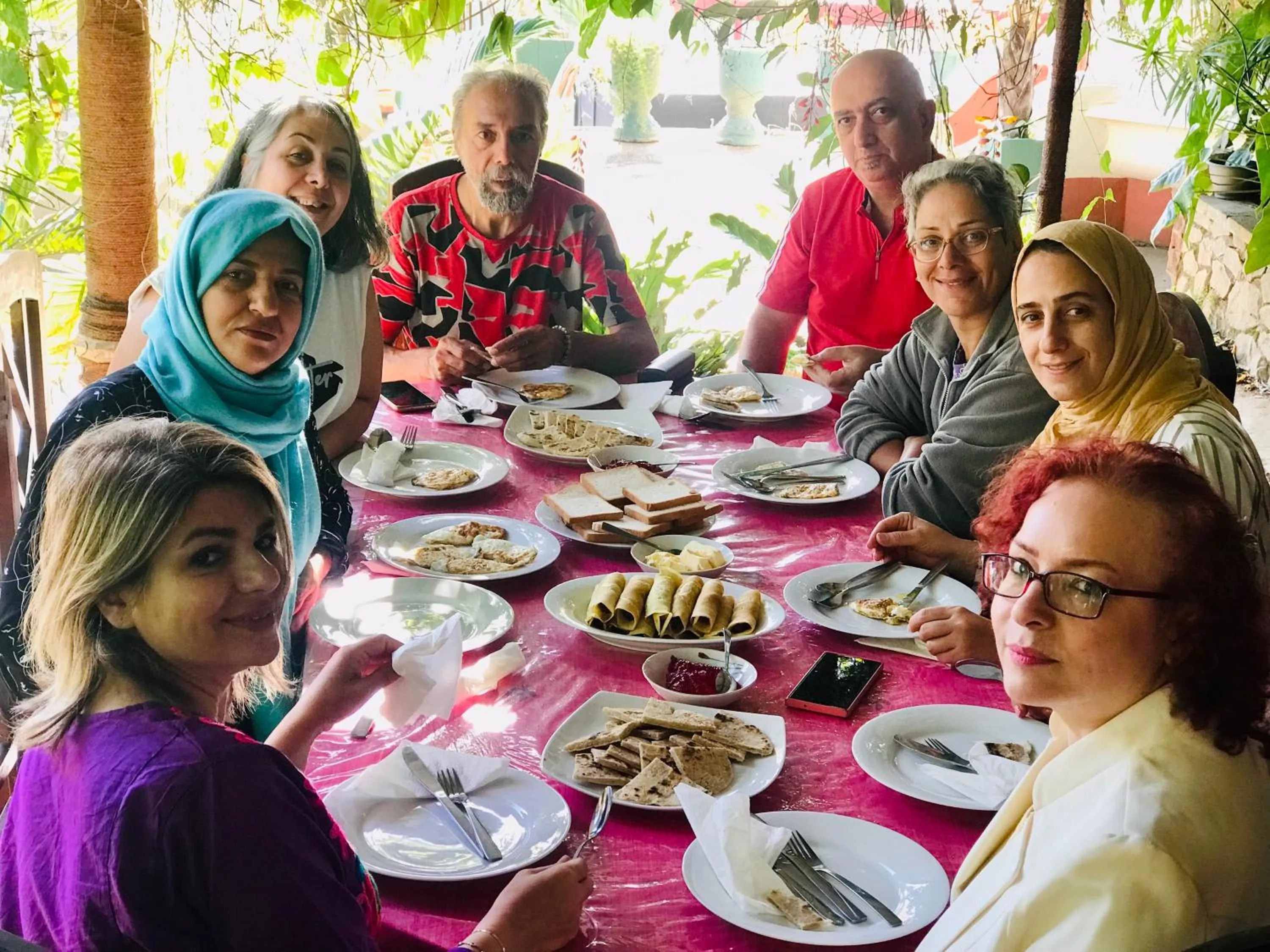 Restaurant/places to eat in Belmond Ella