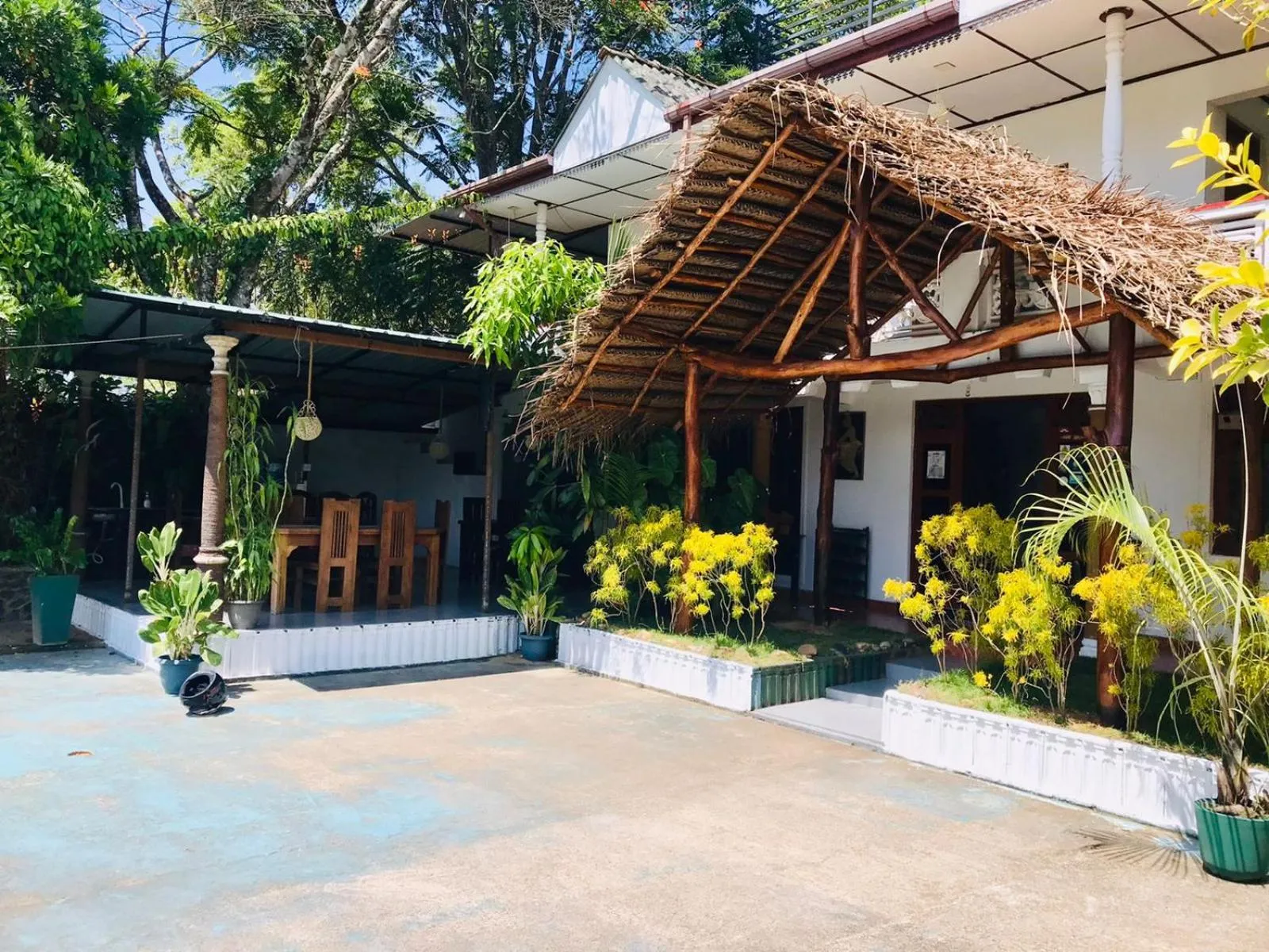 Property building in Belmond Ella