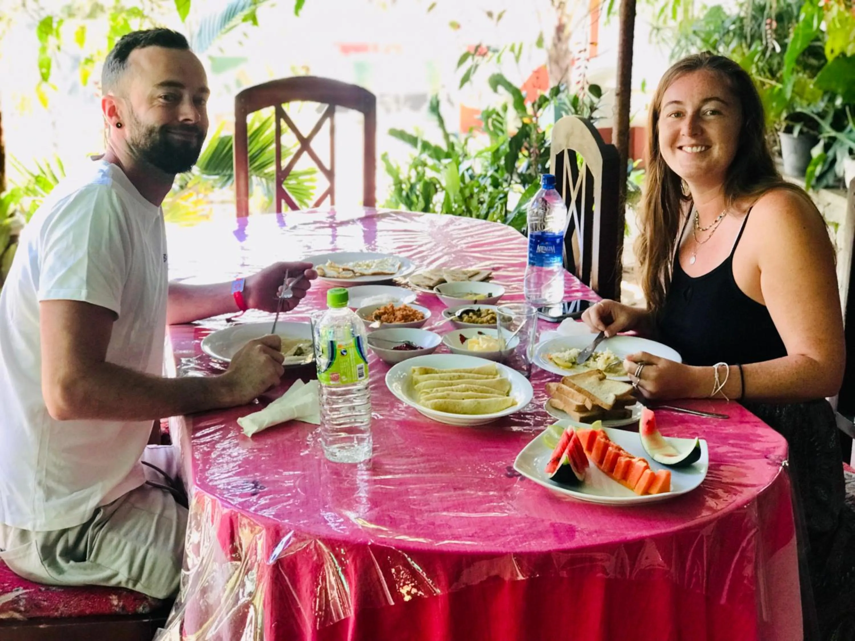 Restaurant/places to eat in Belmond Ella