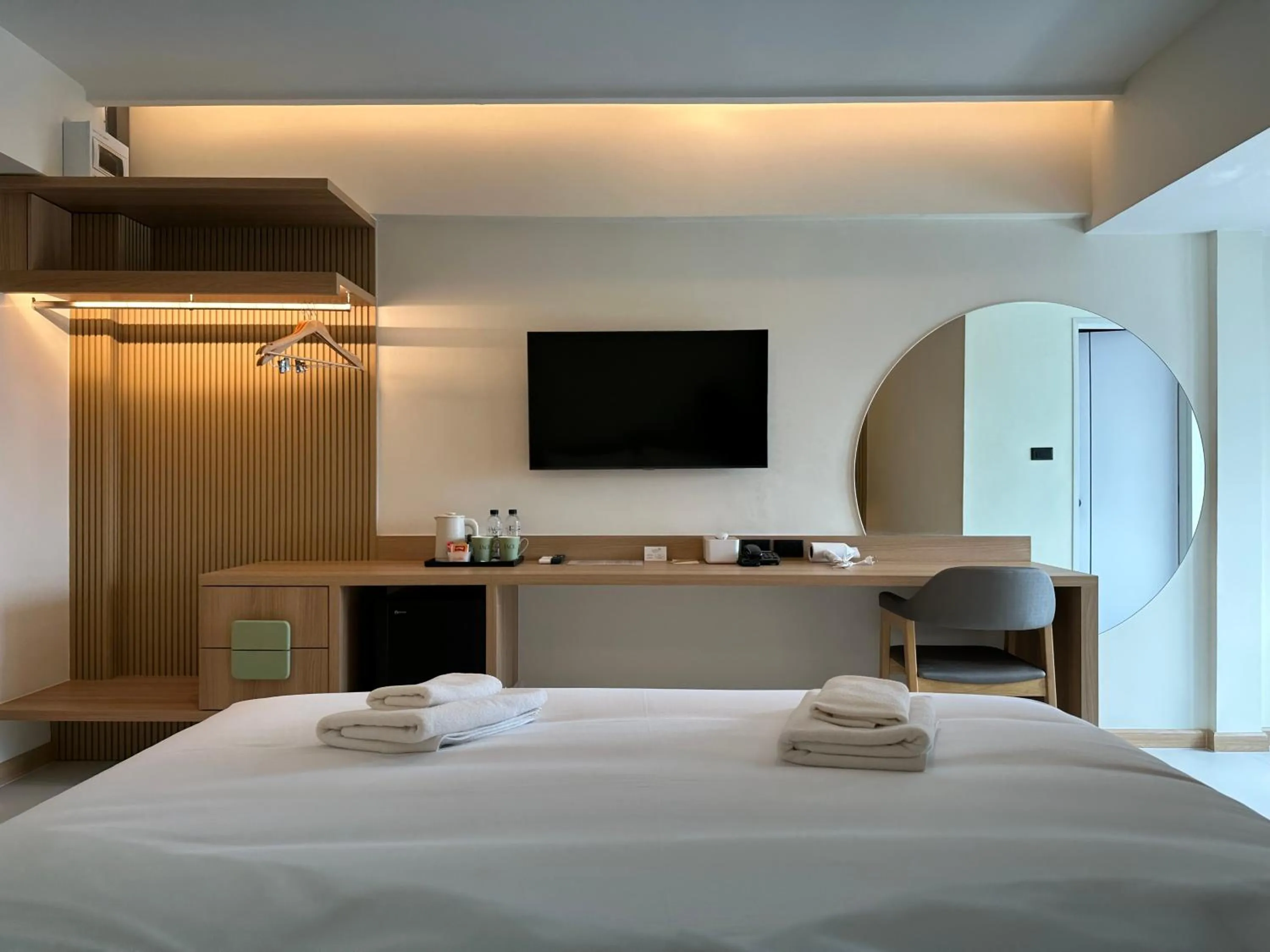 Photo of the whole room, Bed in Jace hotel