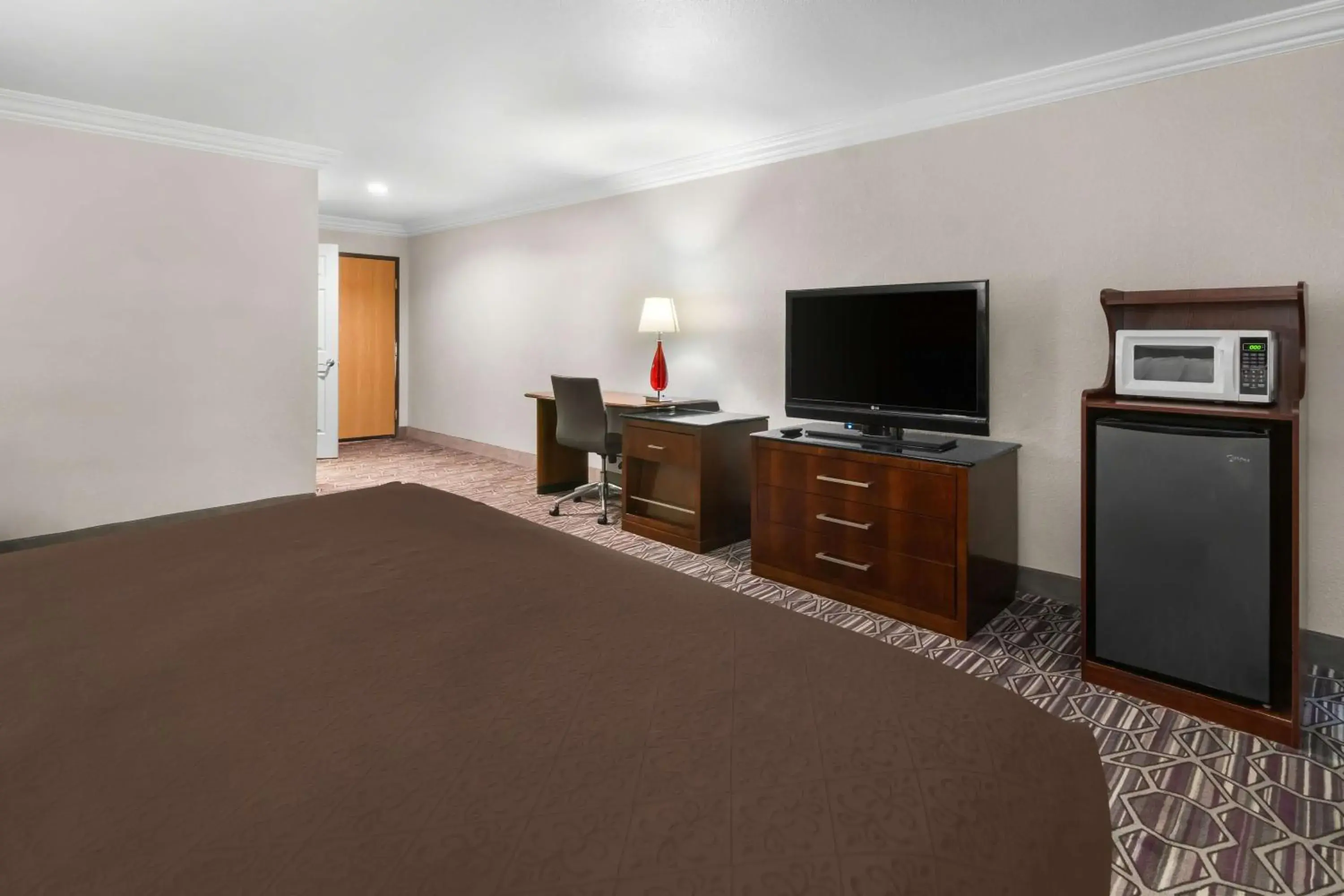 King Room with Sofa Bed - Non-Smoking in SureStay Plus by Best Western Fort Worth Benbrook King Room with Sofa Bed - Non-Smoking in SureStay Plus by Best Western Fort Worth Benbrook