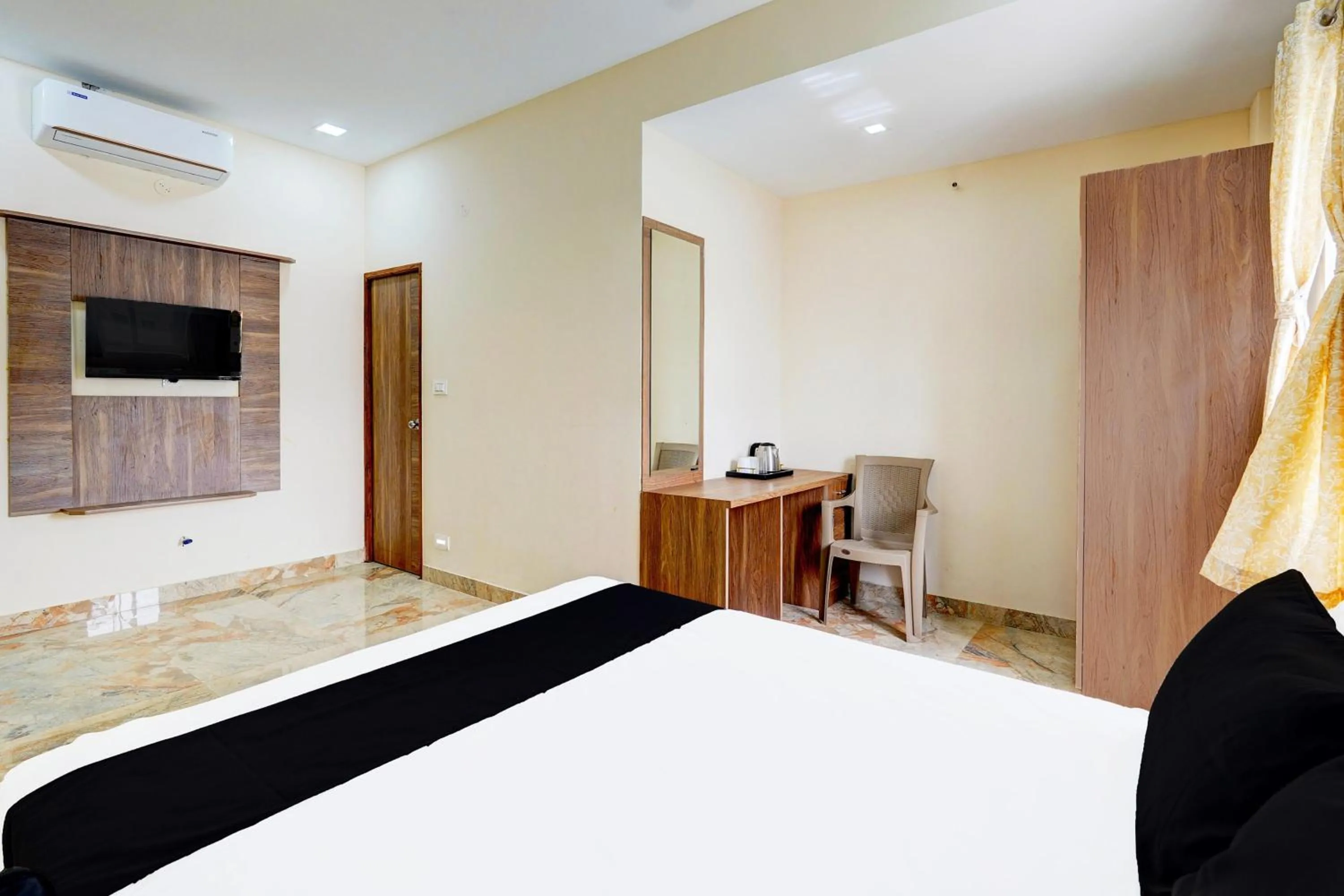 Bedroom, Bed in Super Hotel O Sriperambadhur formerly Radha Residency