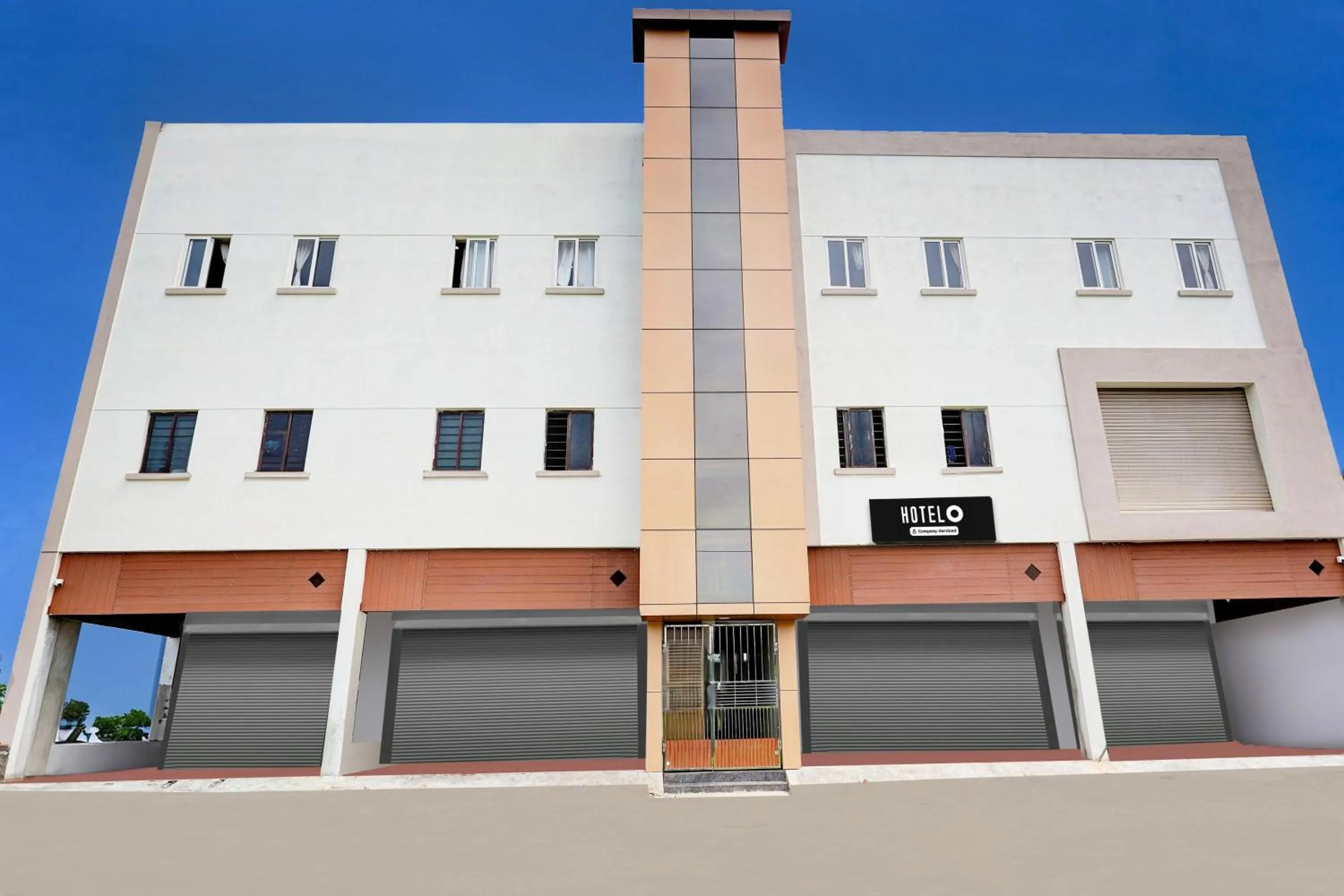 Facade/entrance in Super Hotel O Sriperambadhur formerly Radha Residency