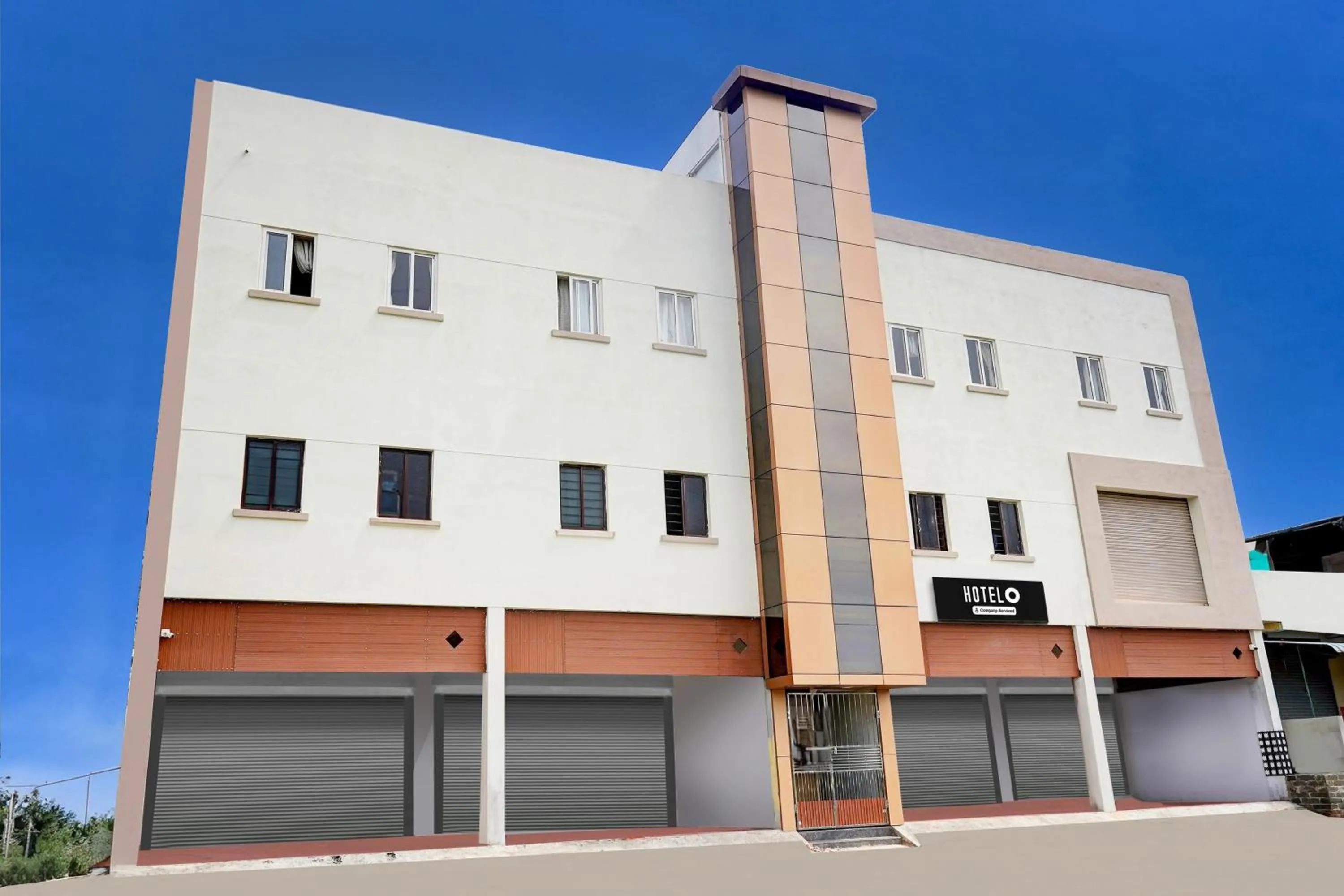 Facade/entrance in Super Hotel O Sriperambadhur formerly Radha Residency