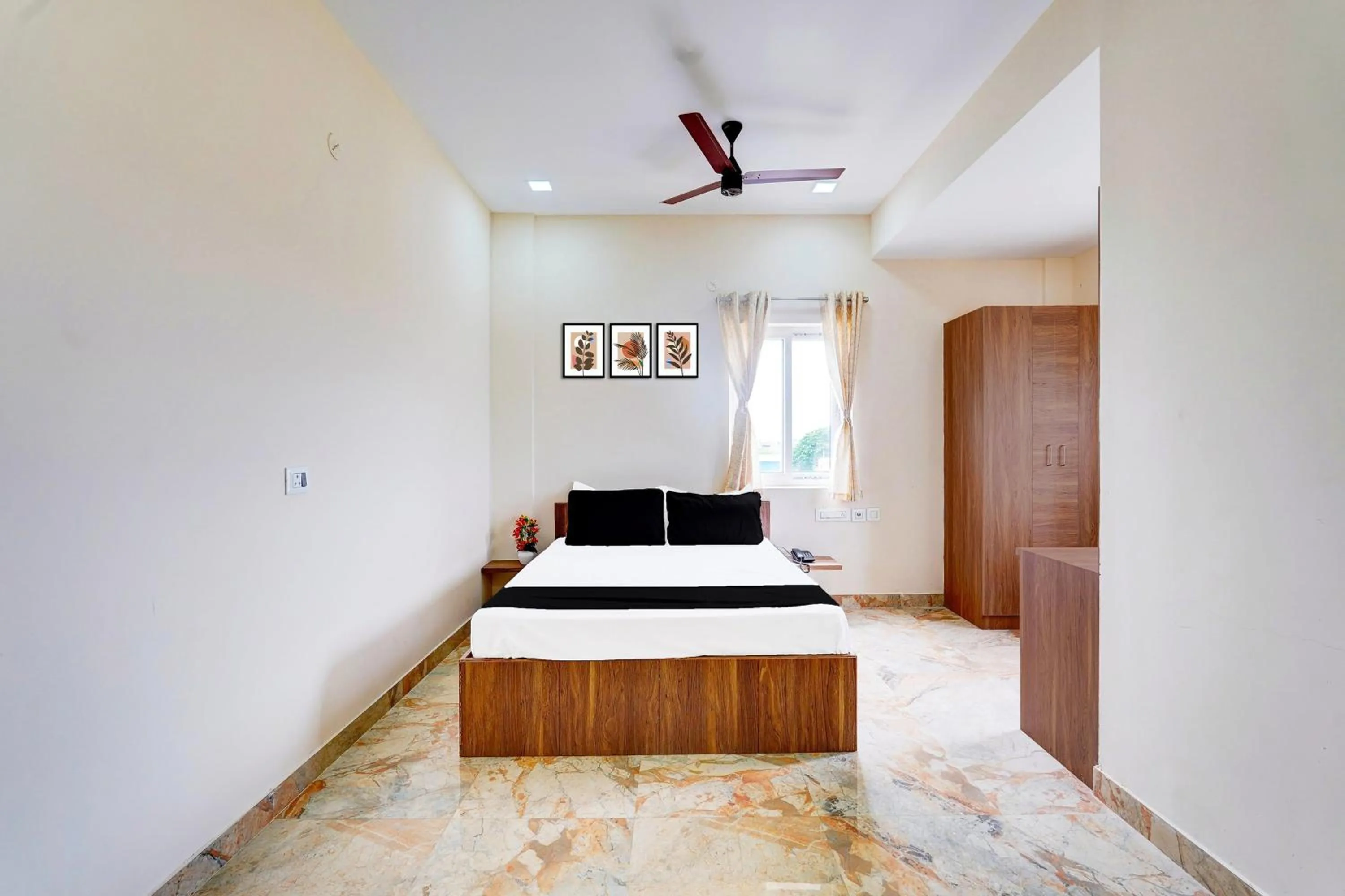 Bedroom, Bed in Super Hotel O Sriperambadhur formerly Radha Residency