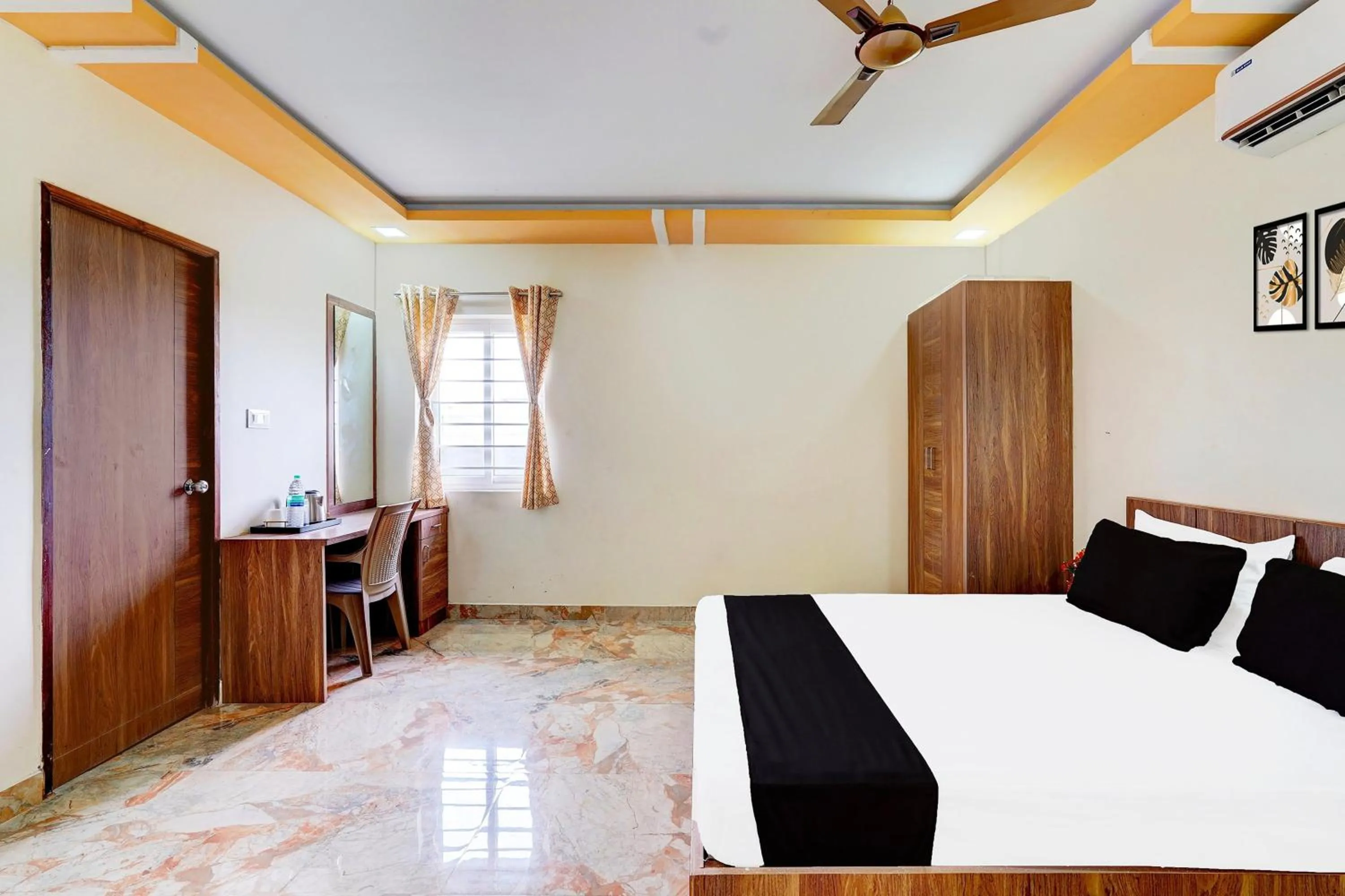 Bedroom, Bed in Super Hotel O Sriperambadhur formerly Radha Residency