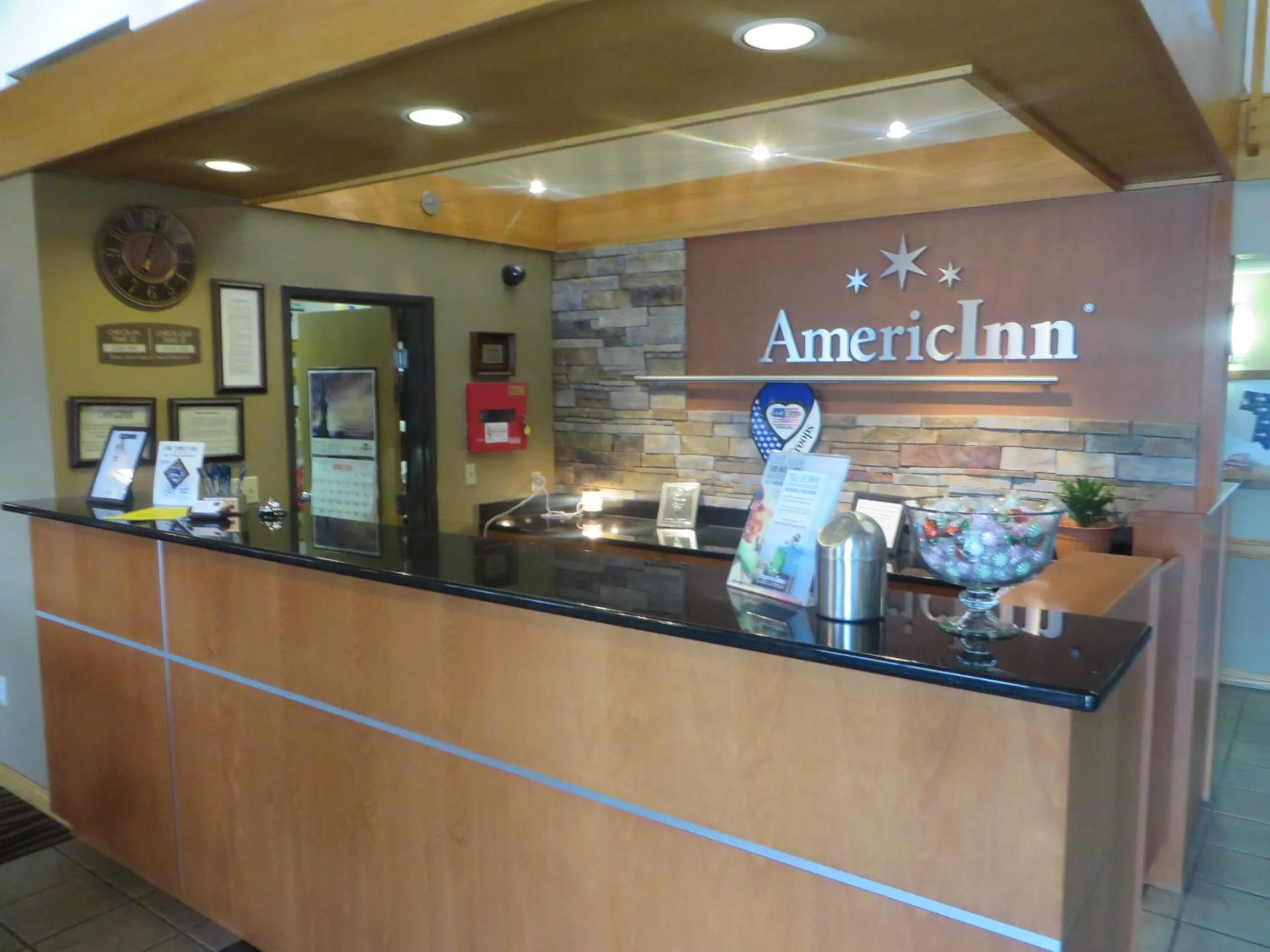 Lobby or reception in AmericInn by Wyndham Worthington