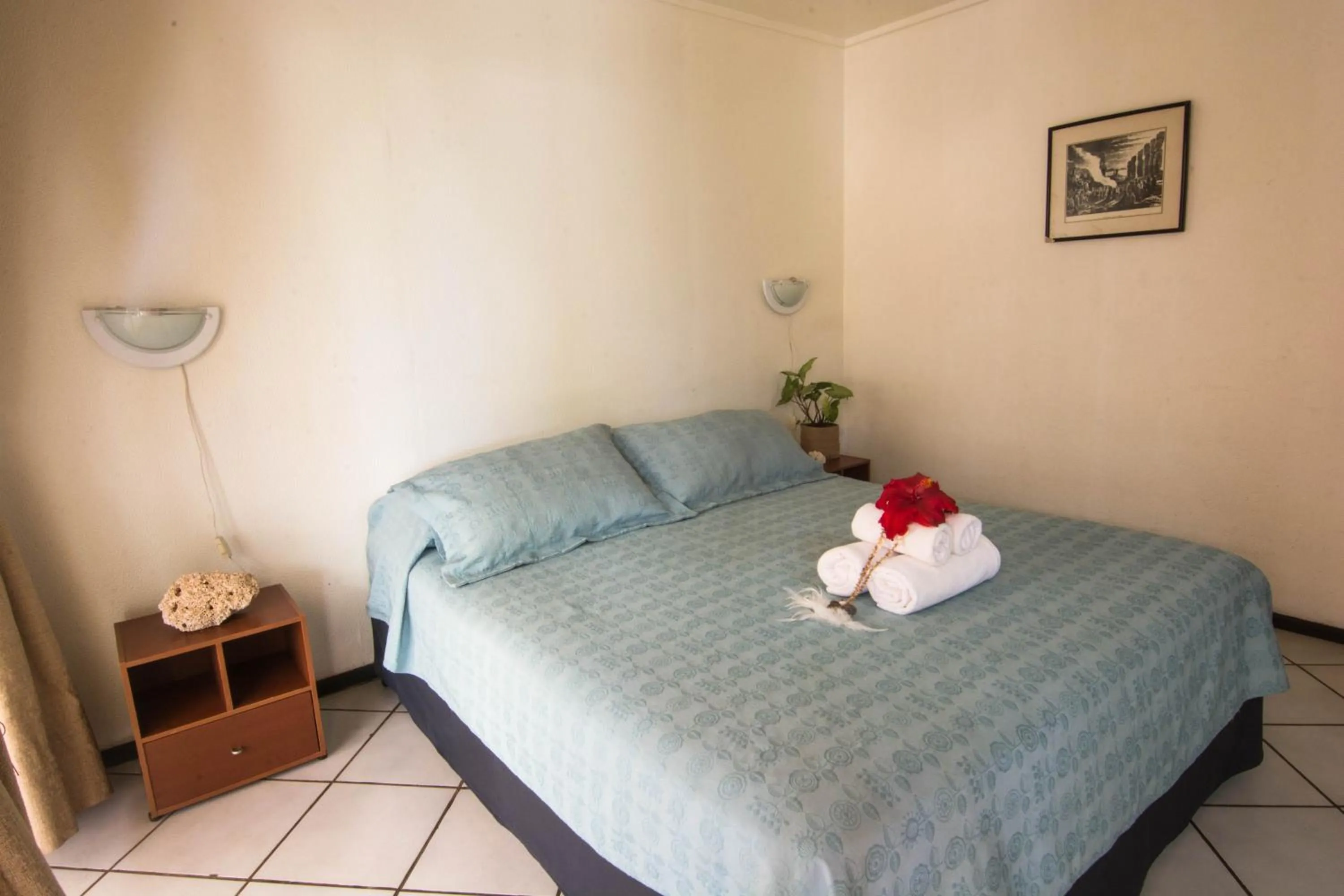 Bedroom, Bed in Hotel Hotu Matua by EI