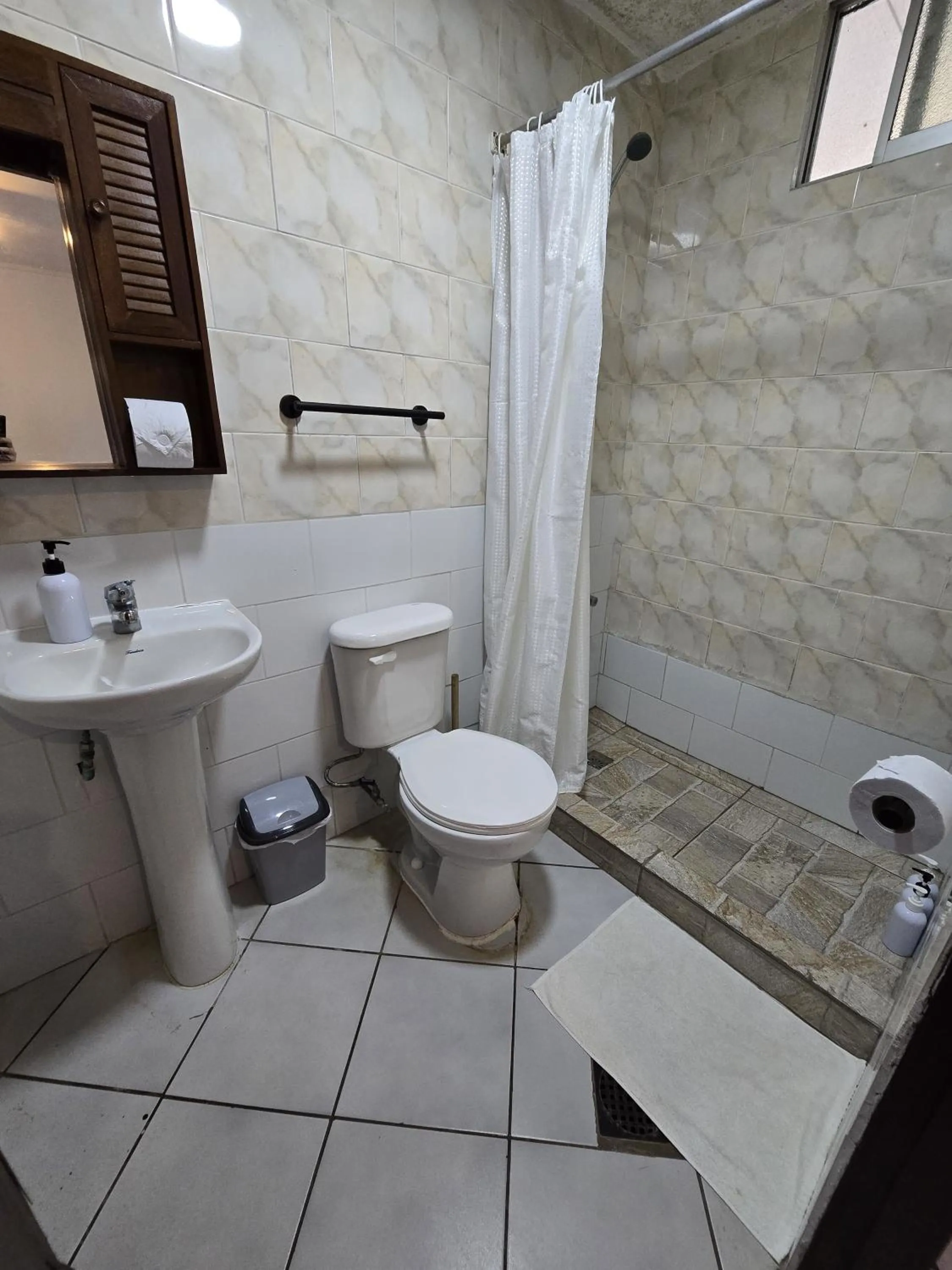 Hotel Hotu Matua by EI