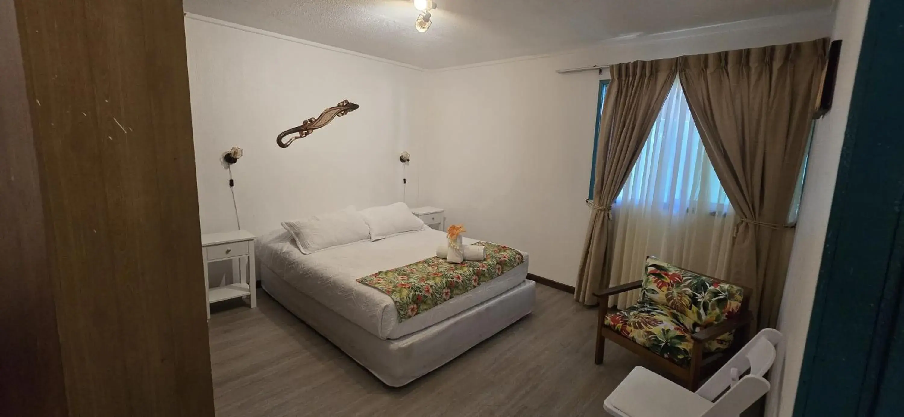 Superior Quadruple Room in Hotel Hotu Matua by EI Superior Quadruple Room in Hotel Hotu Matua by EI