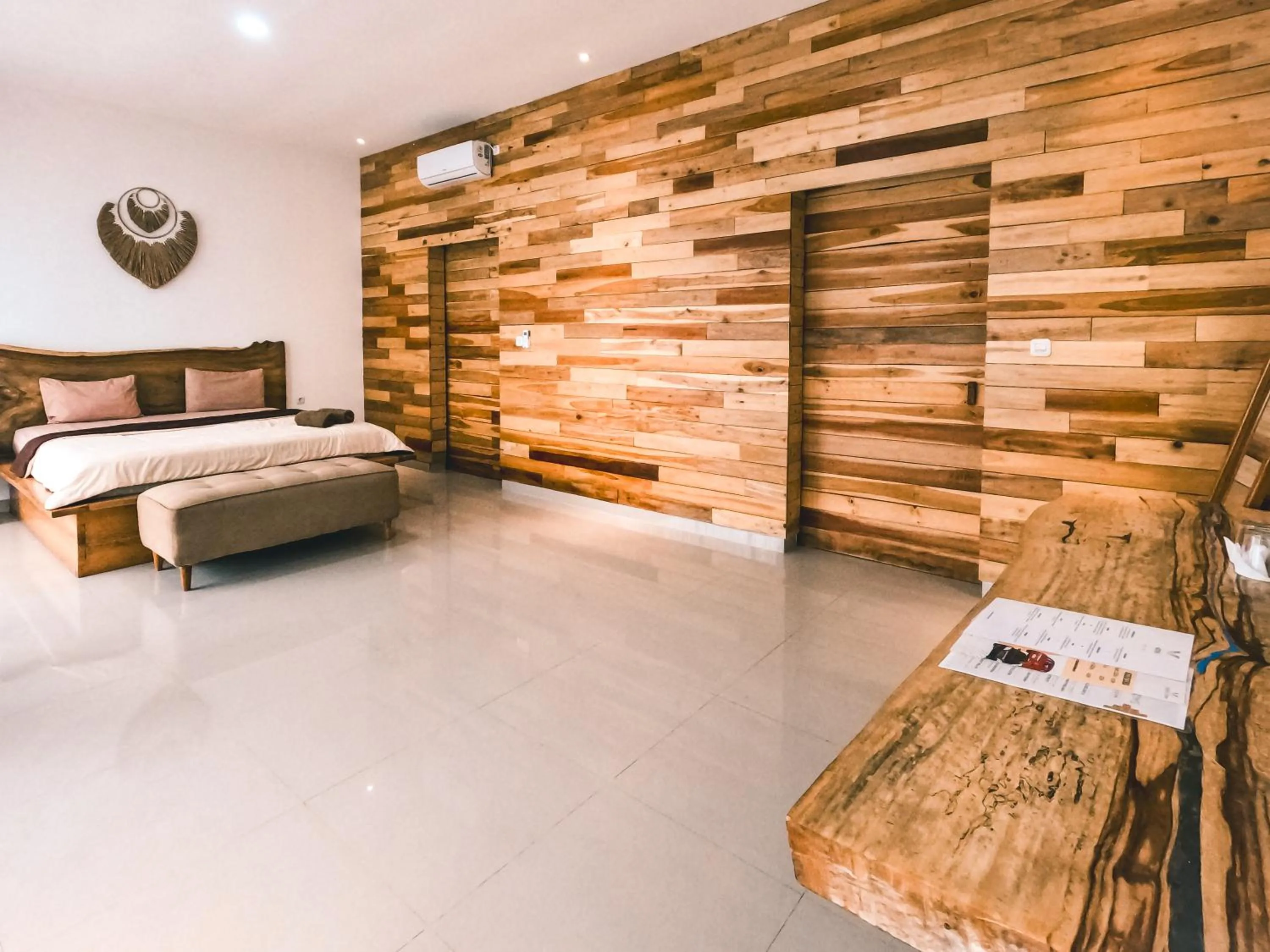 Bed in Zavana rooms & Restaurant