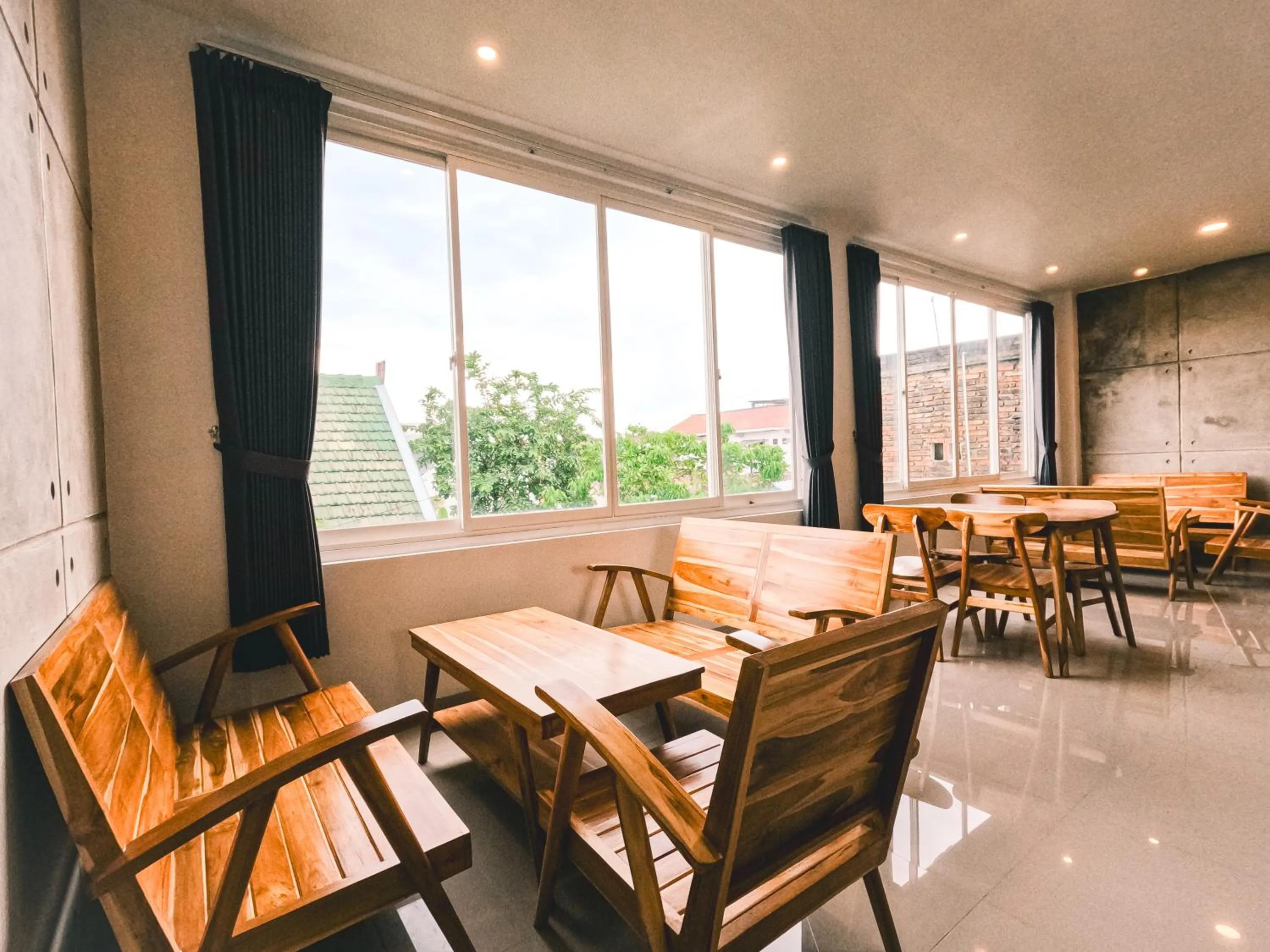 Restaurant/places to eat in Zavana rooms & Restaurant