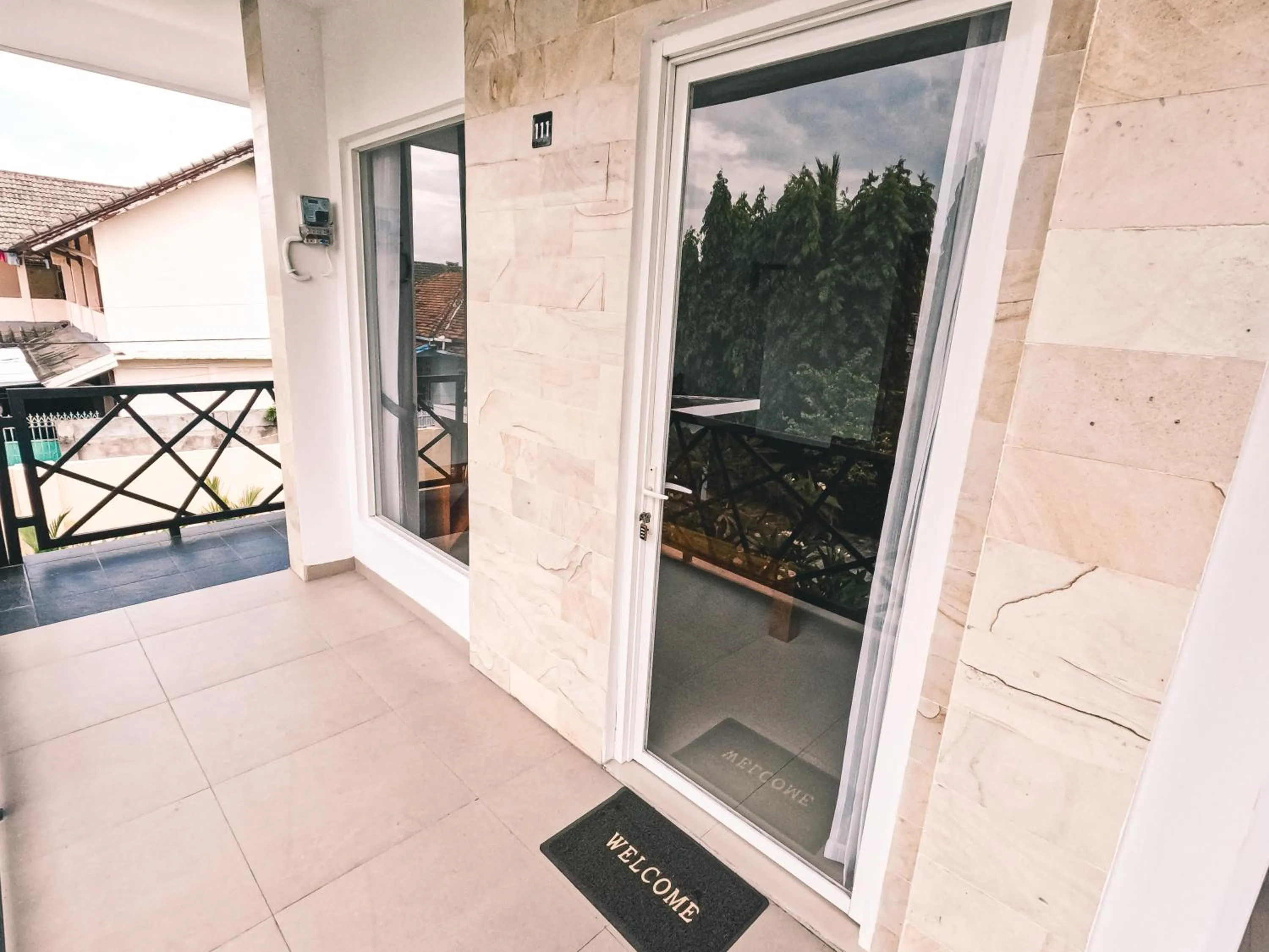 Property building in Zavana rooms & Restaurant