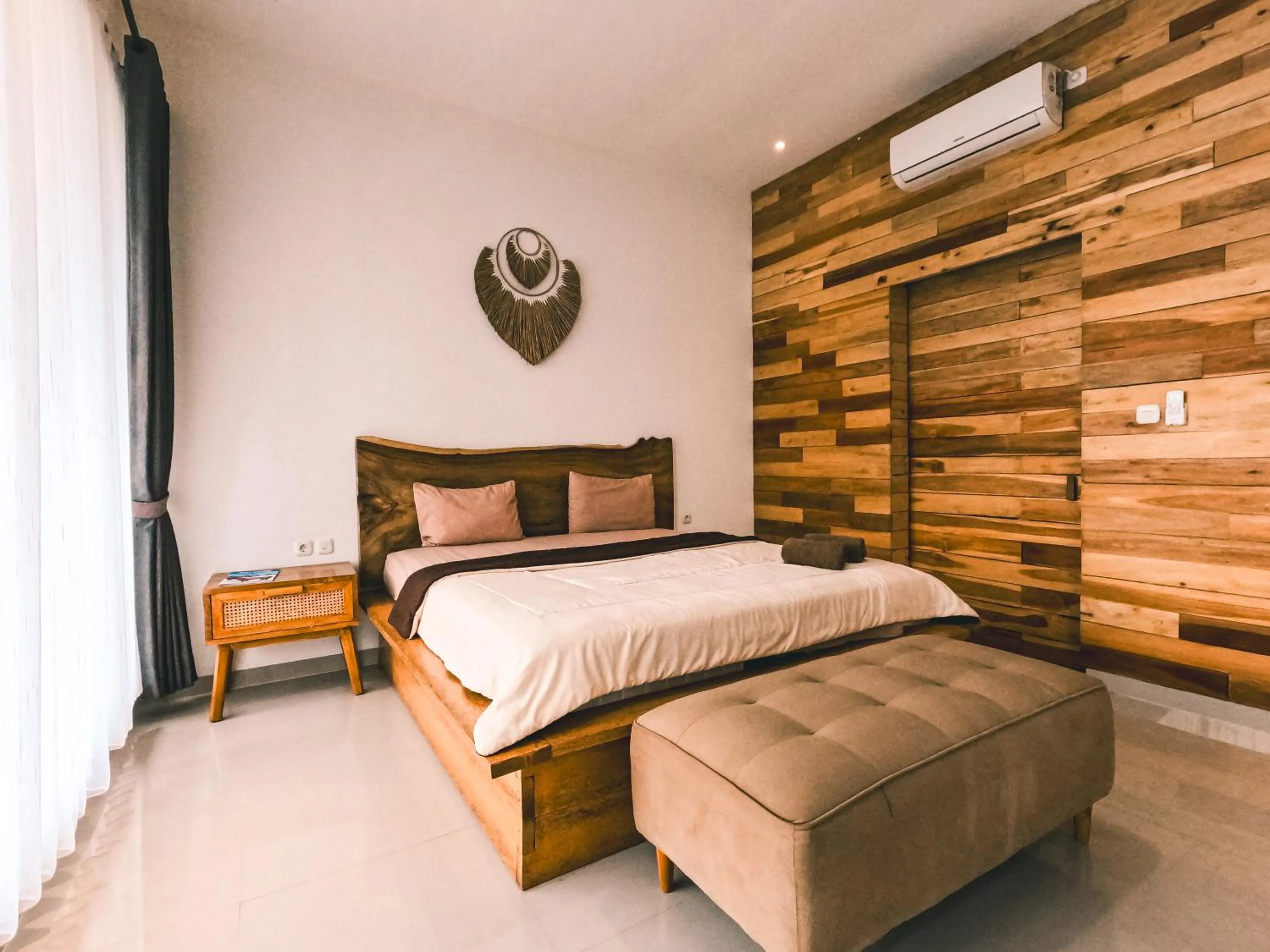 Bed in Zavana rooms & Restaurant