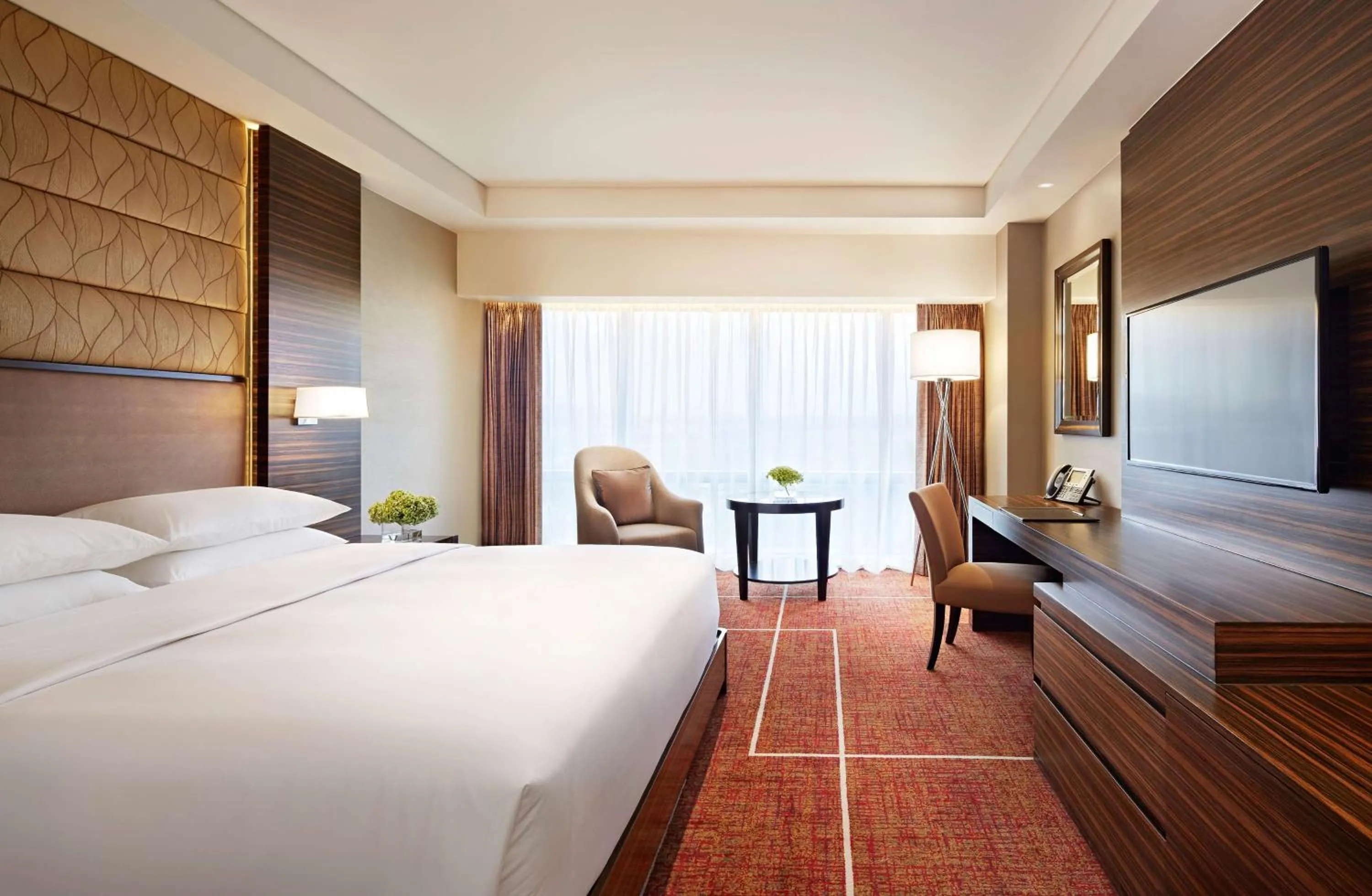 Photo of the whole room, Bed in Hyatt Regency Manila City of Dreams