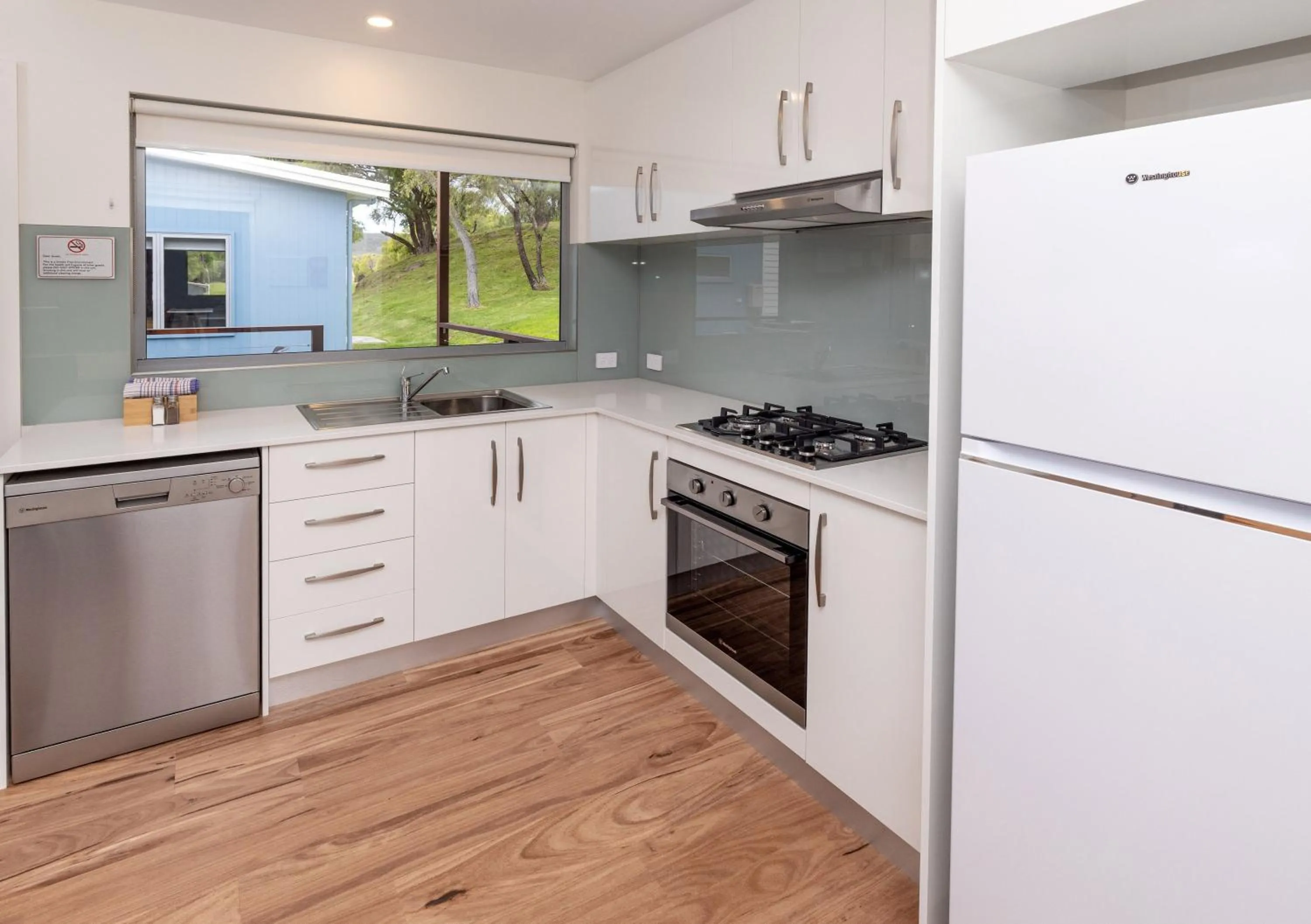 Kitchen or kitchenette in BIG4 Emu Beach Holiday Park