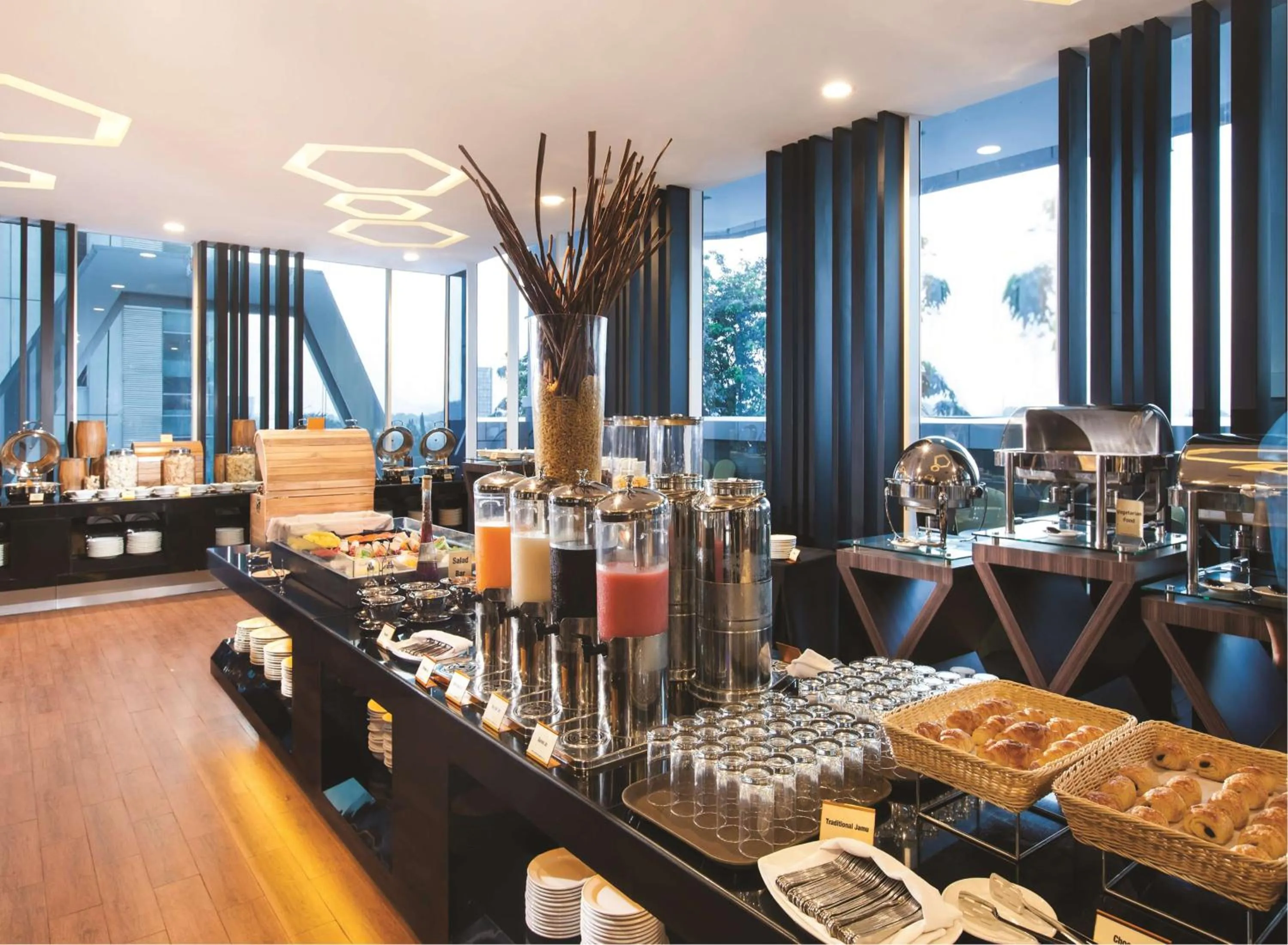 Restaurant/places to eat in Best Western Premier The Hive